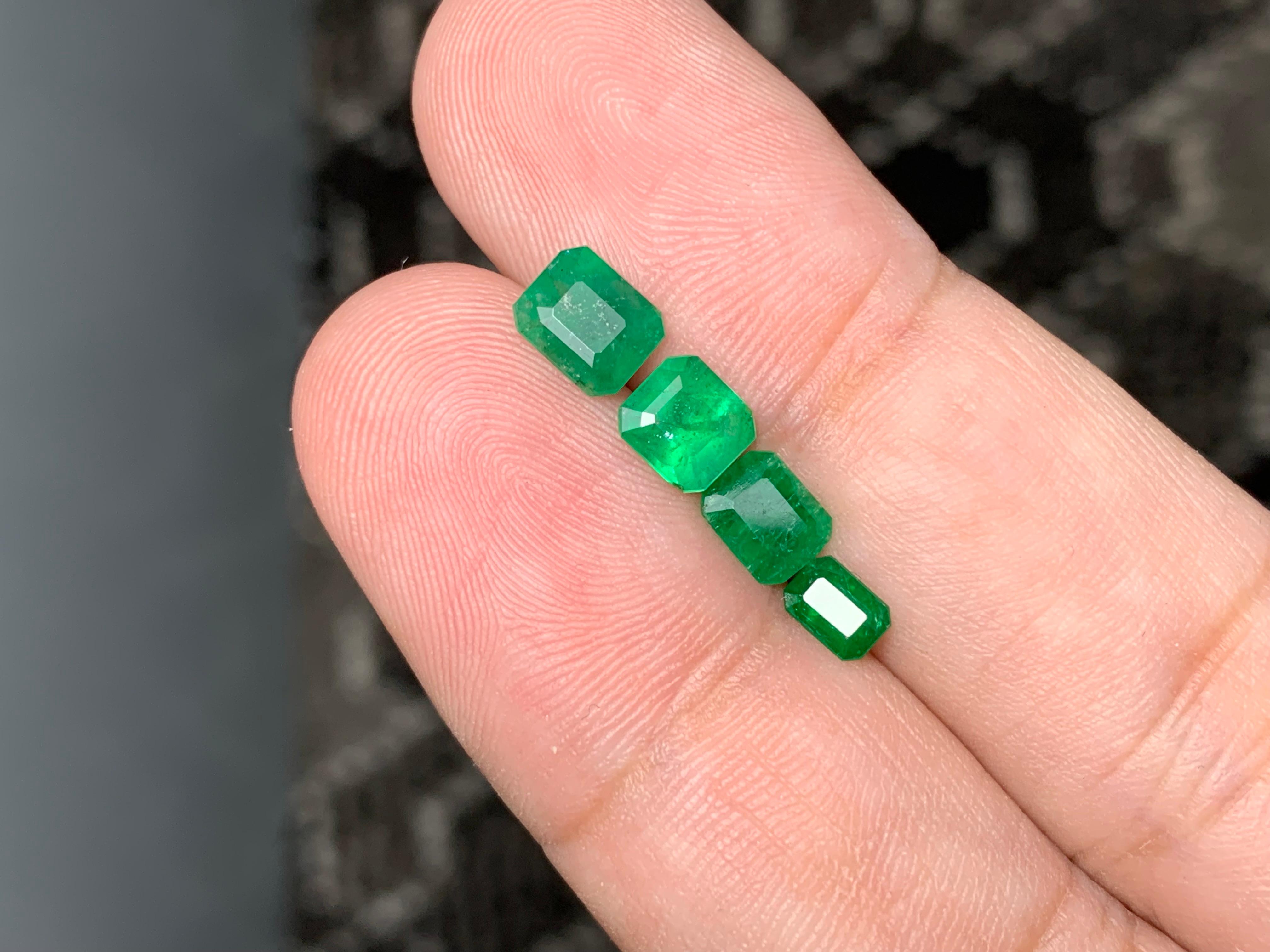 Mixed Cut 2.0 Carat Natural Loose Emerald Set For Jewellery Making For Sale