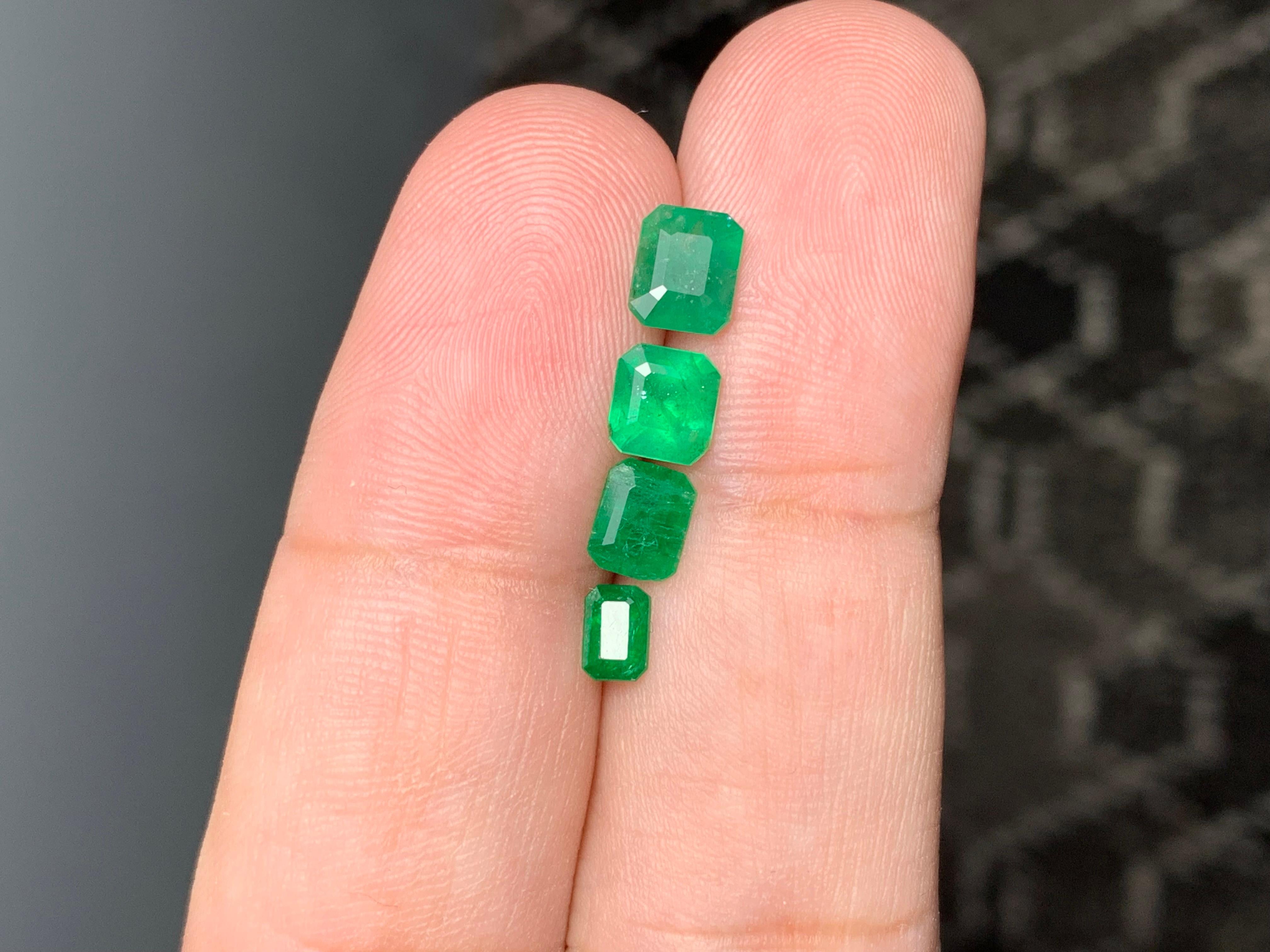 2.0 Carat Natural Loose Emerald Set For Jewellery Making  For Sale 2