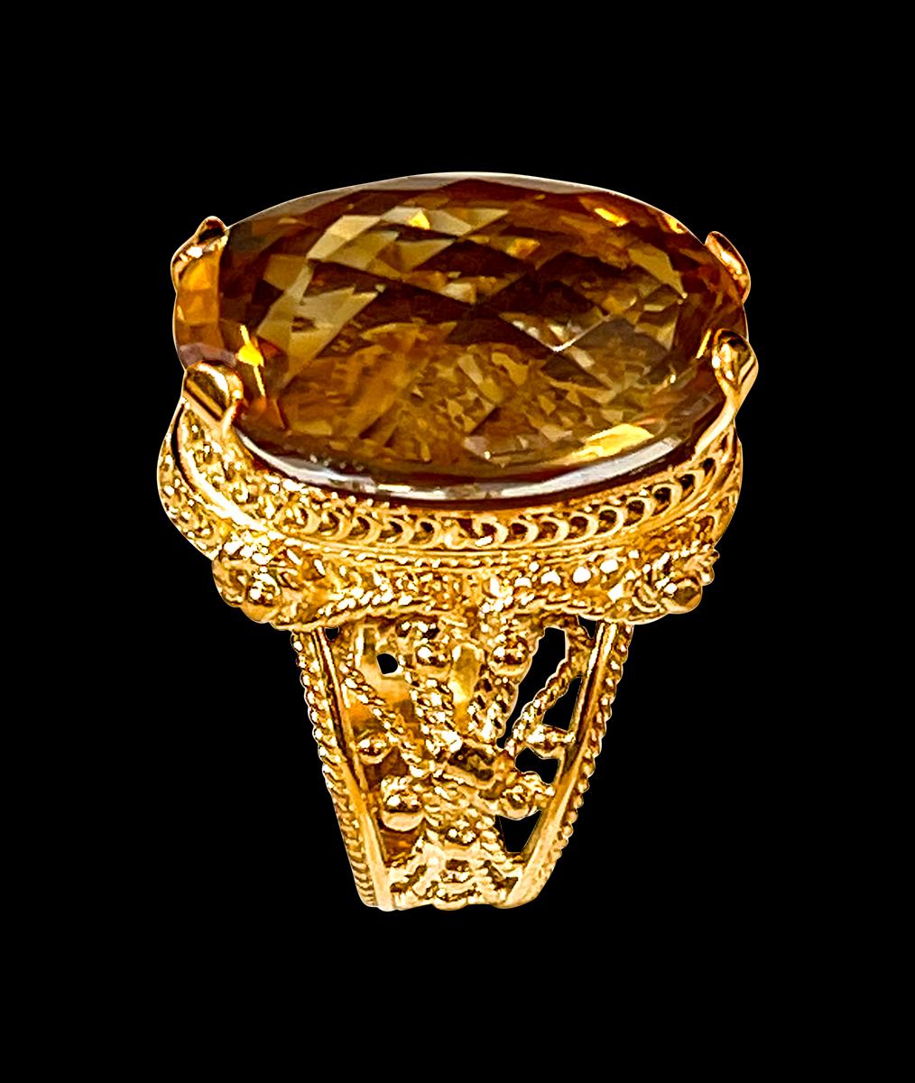 20 Carat Natural Oval Citrine Cocktail Ring 14 Karat Yellow Gold, Estate In Excellent Condition In New York, NY