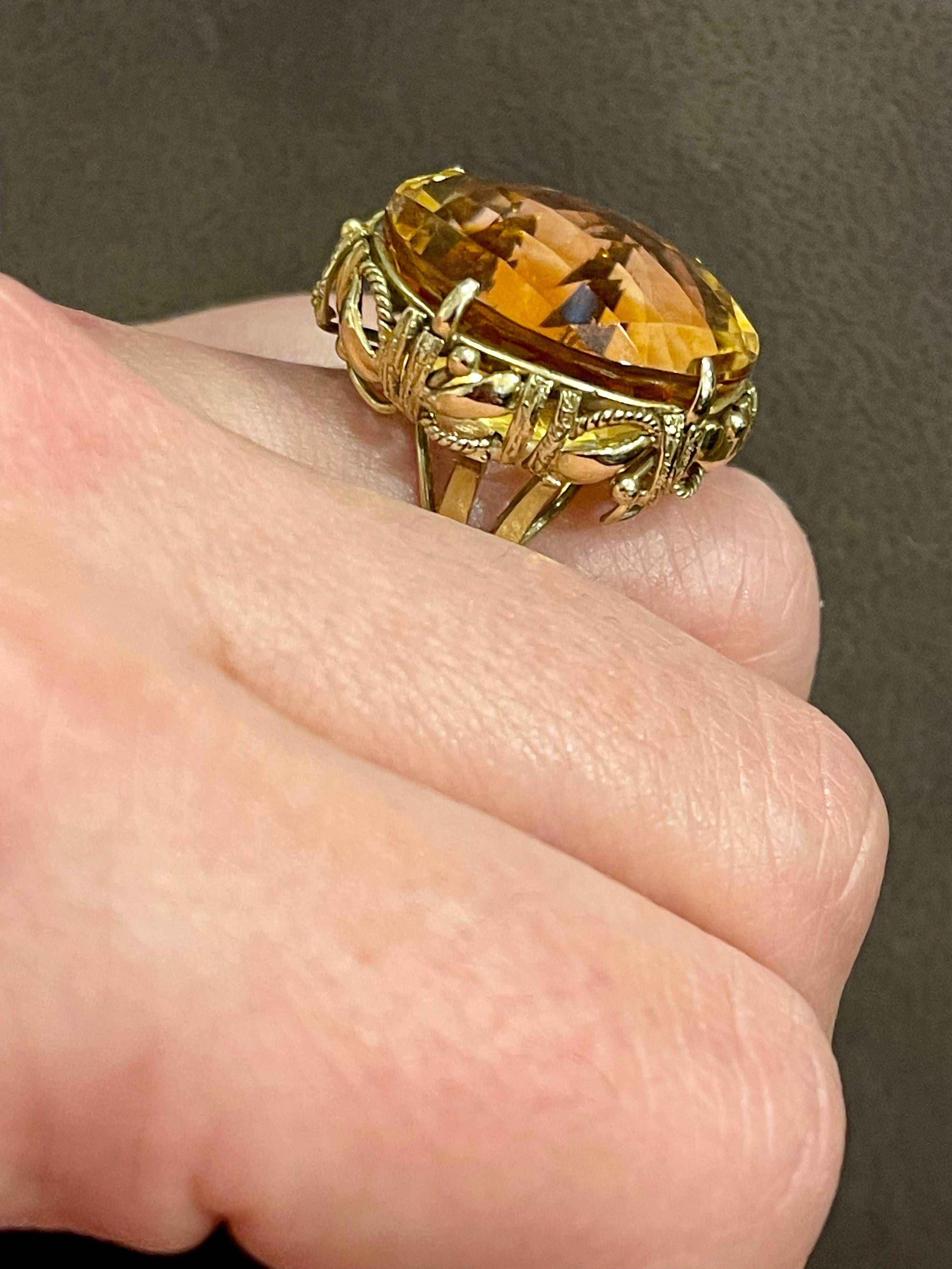 Bague cocktail en or jaune 14 carats avec citrine ovale naturelle de 20 carats, ancienne propriété en vente 12
