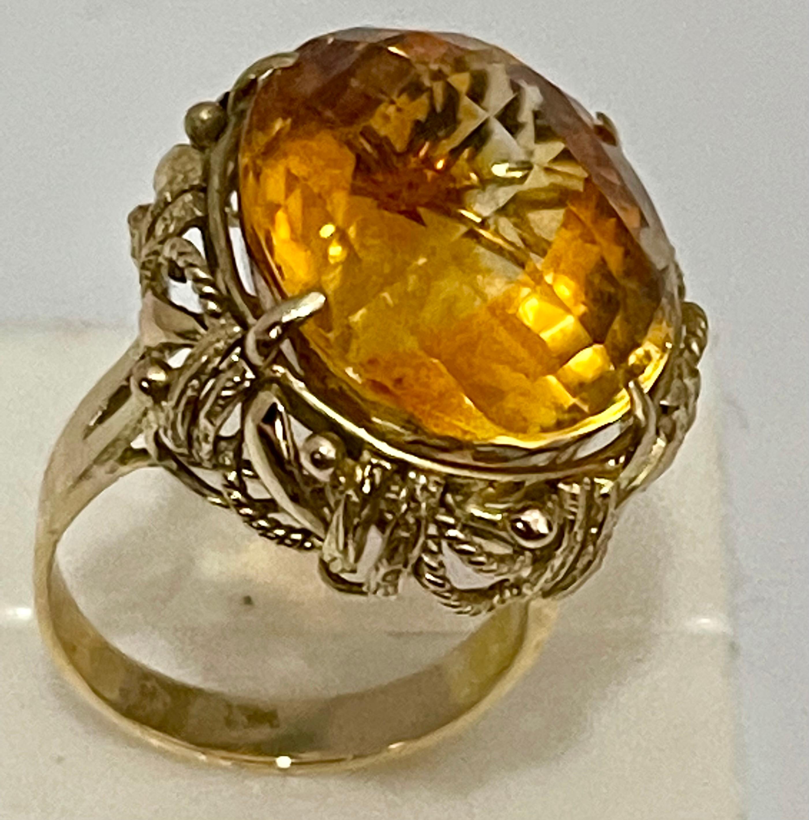 20 Carat Natural Oval Citrine Cocktail Ring in 14 Karat Yellow Gold, Estate In Excellent Condition For Sale In New York, NY