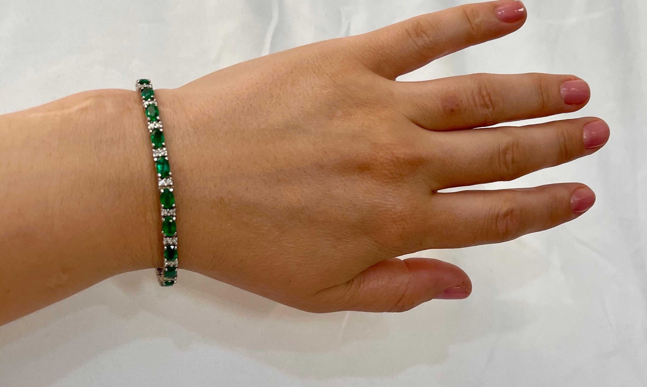 Esmeralda natural de Zambia de 20 quilates y diamante de 1,2 ct Pulsera de tenis Oro de 14 quilates en venta 4