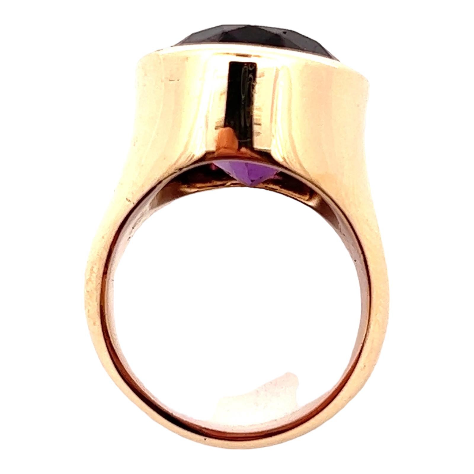 20 Karat Ovaler Amethyst-Cocktailring mit Lünette aus 14 Karat Gelbgold Damen