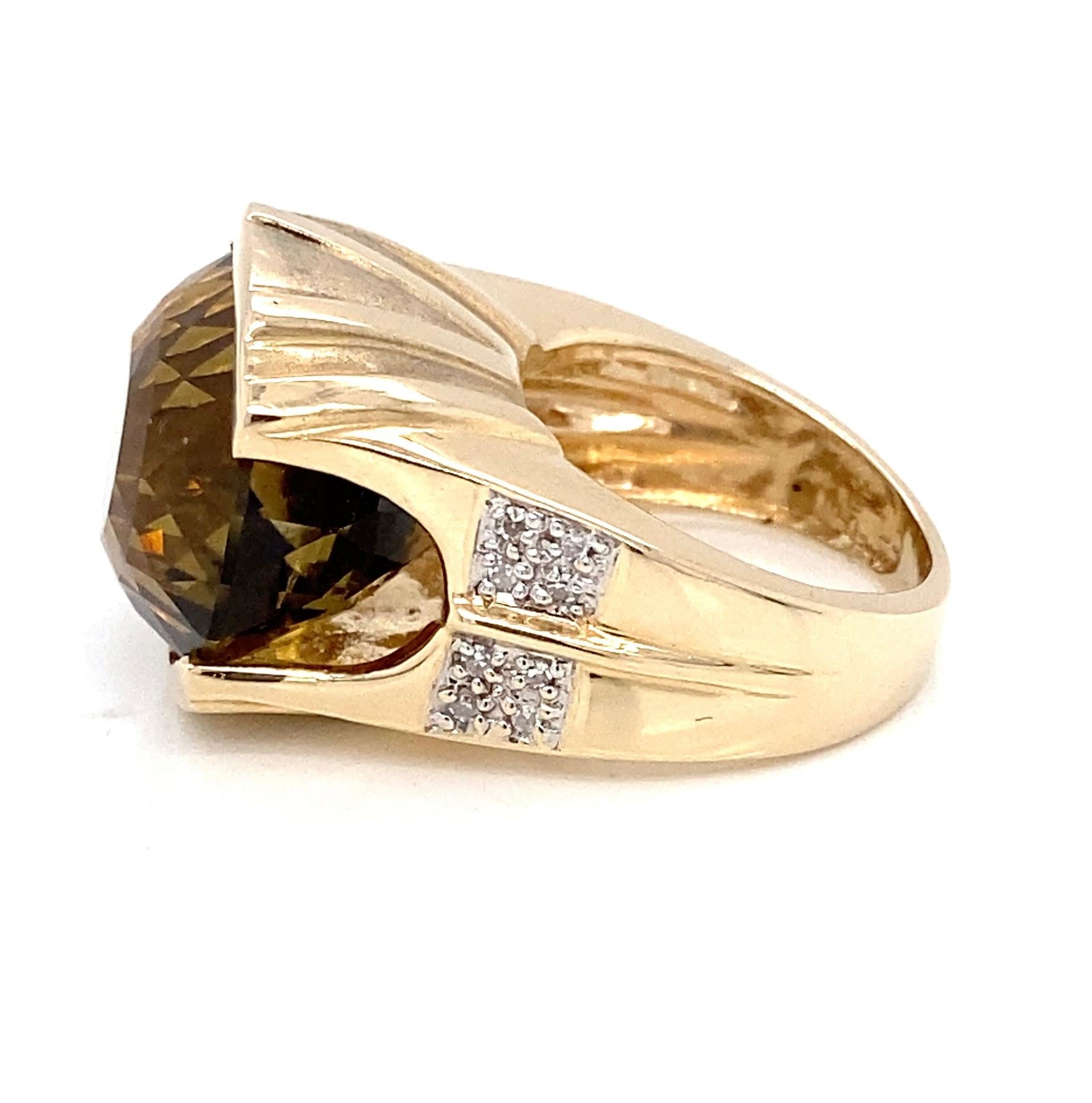 Taille ovale 20 Carat Oval Cut Dravite Tourmaline and 14K Yellow Gold 1990s Cocktail Ring en vente