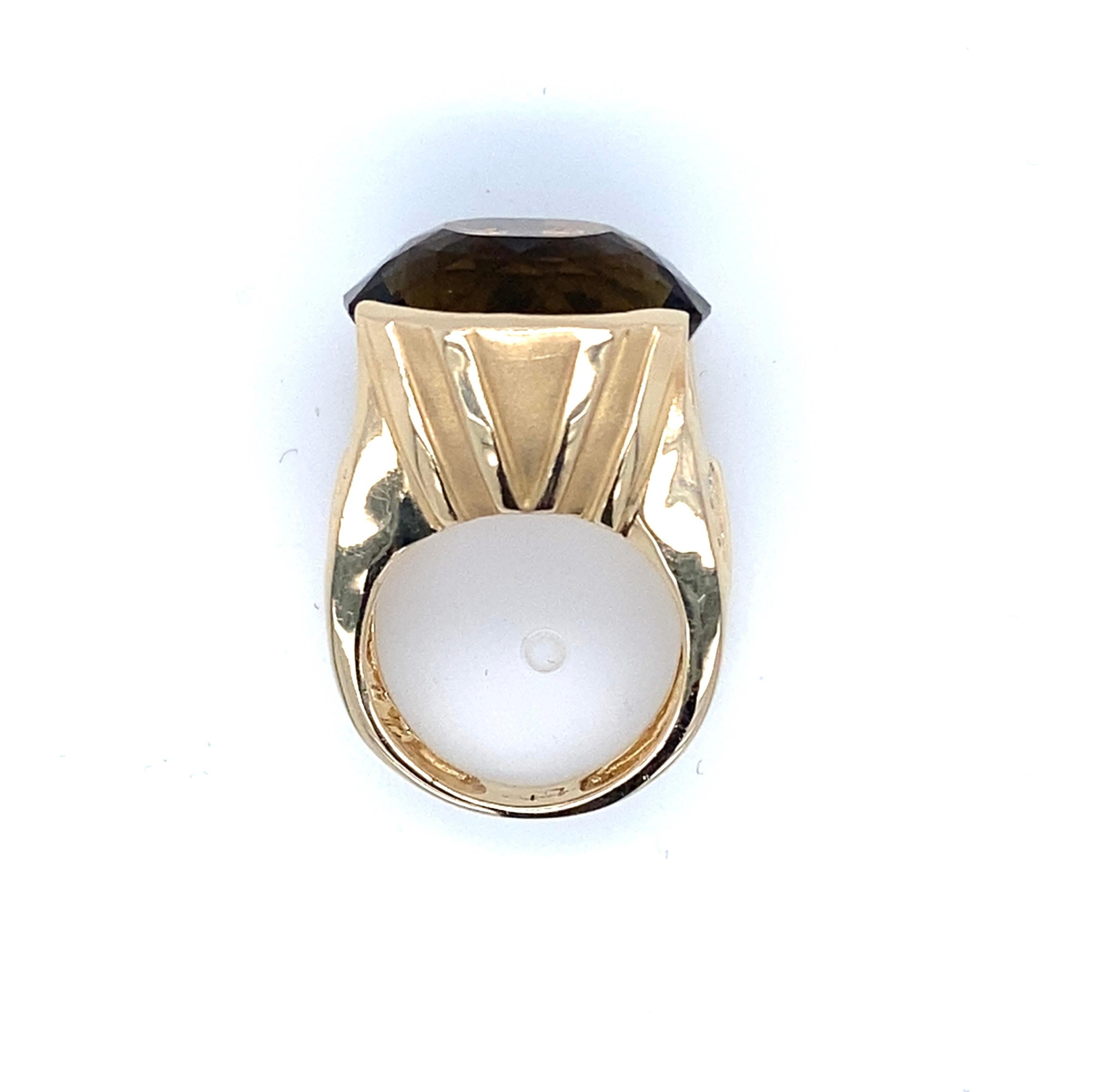20 Carat Oval Cut Dravite Tourmaline and 14K Yellow Gold 1990s Cocktail Ring Unisexe en vente