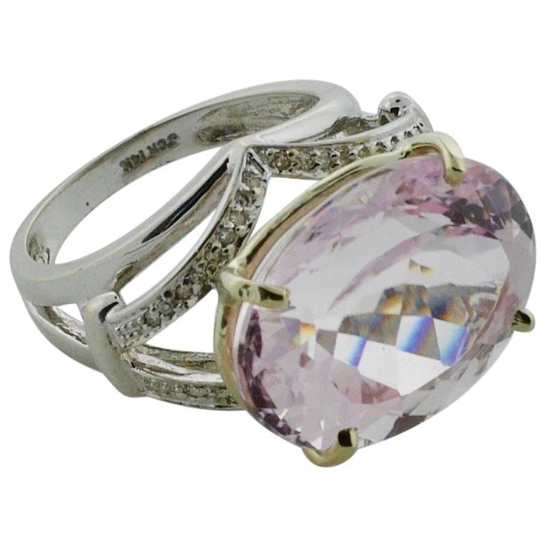 20 Carat Oval Kunzite and Diamond Ring in White Gold For Sale