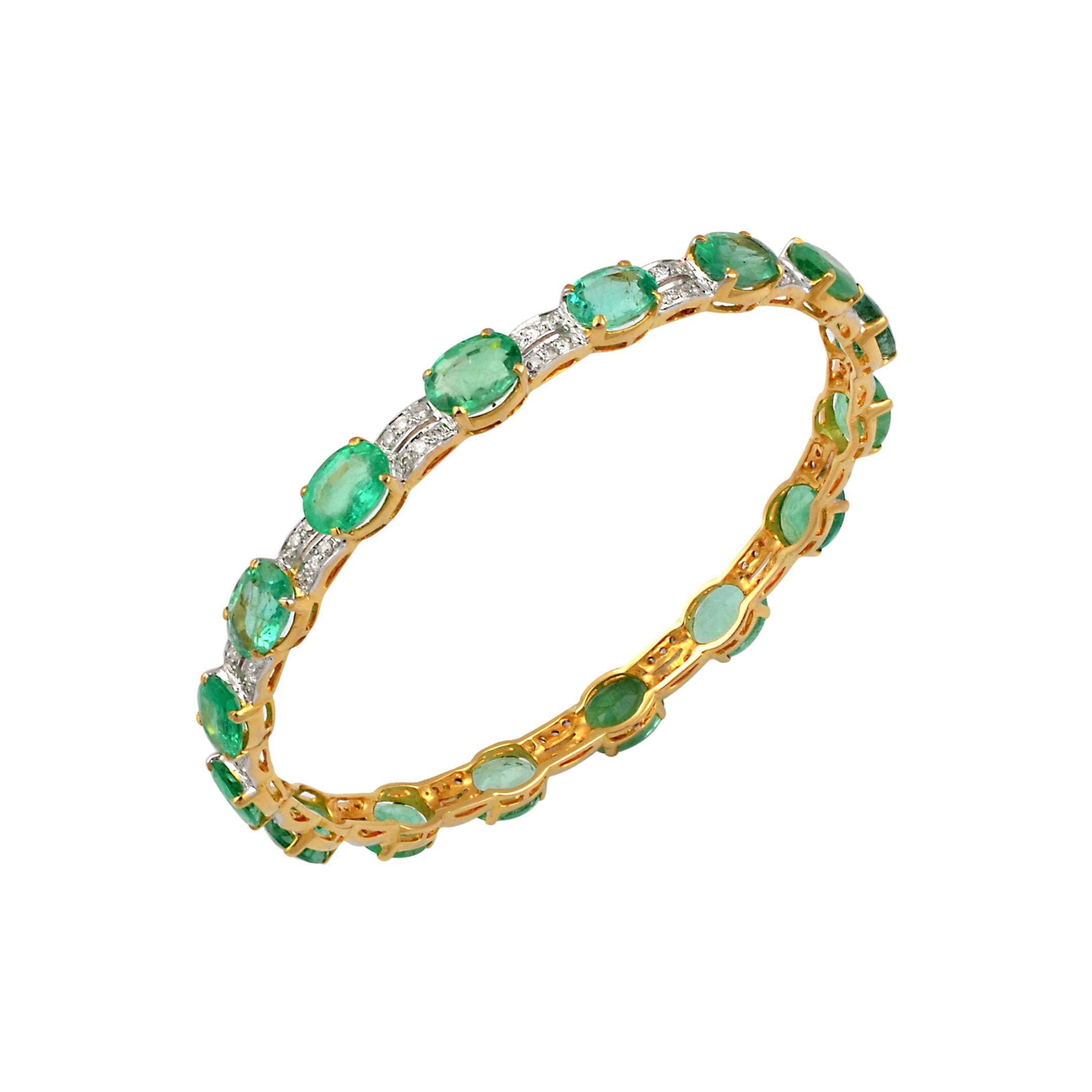 9 Carat Oval Emeralds and Diamonds 18 Karat Gold 23 Grams Bangle ...