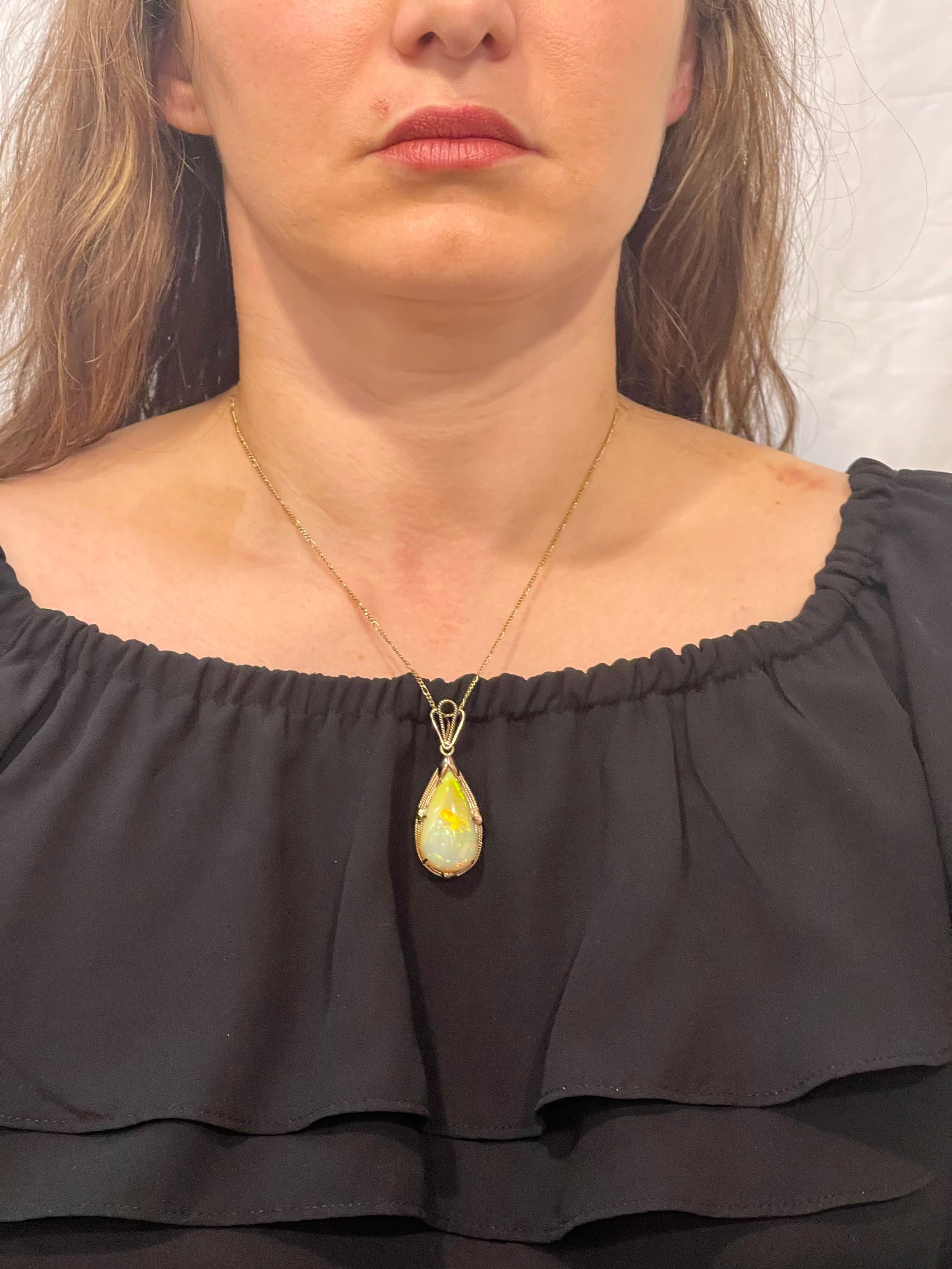 Opale éthiopienne poire de 18 carats  Pendentif / collier de succession en or jaune 14 carats en vente 7