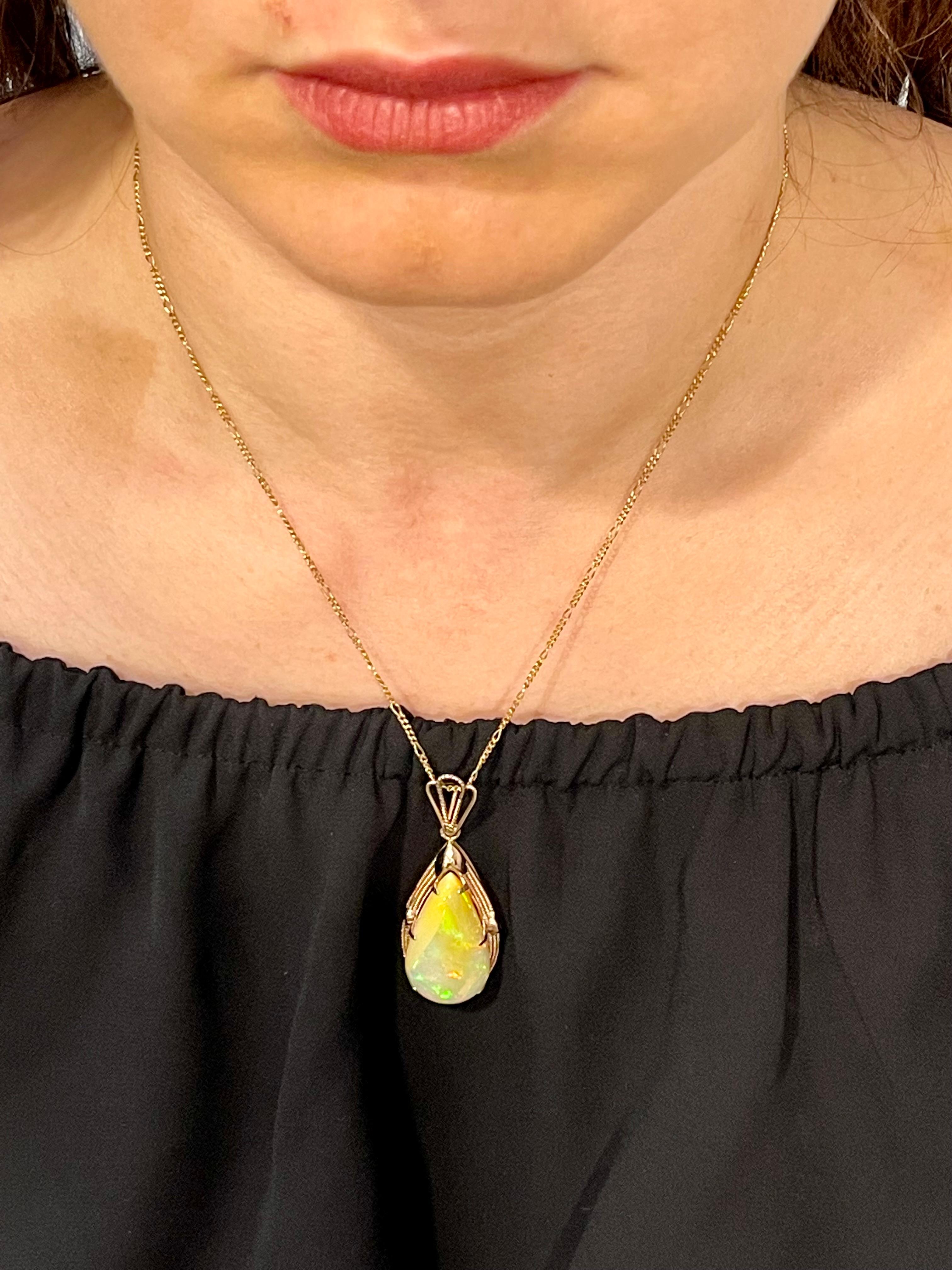 18 Carat Pear Ethiopian Opal  Pendant / Necklace 14 Karat Yellow Gold Estate For Sale 1