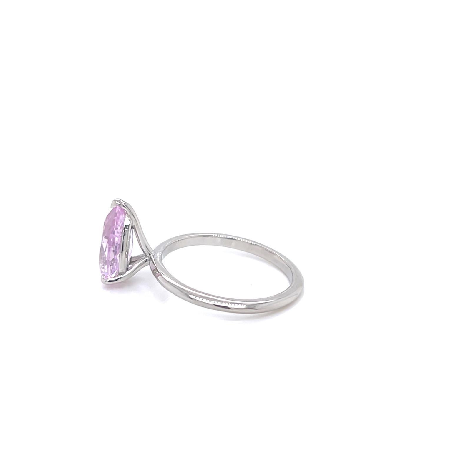 2,0 Karat birnenförmiger rosa Saphir Solitär Ring aus Platin im Angebot 1