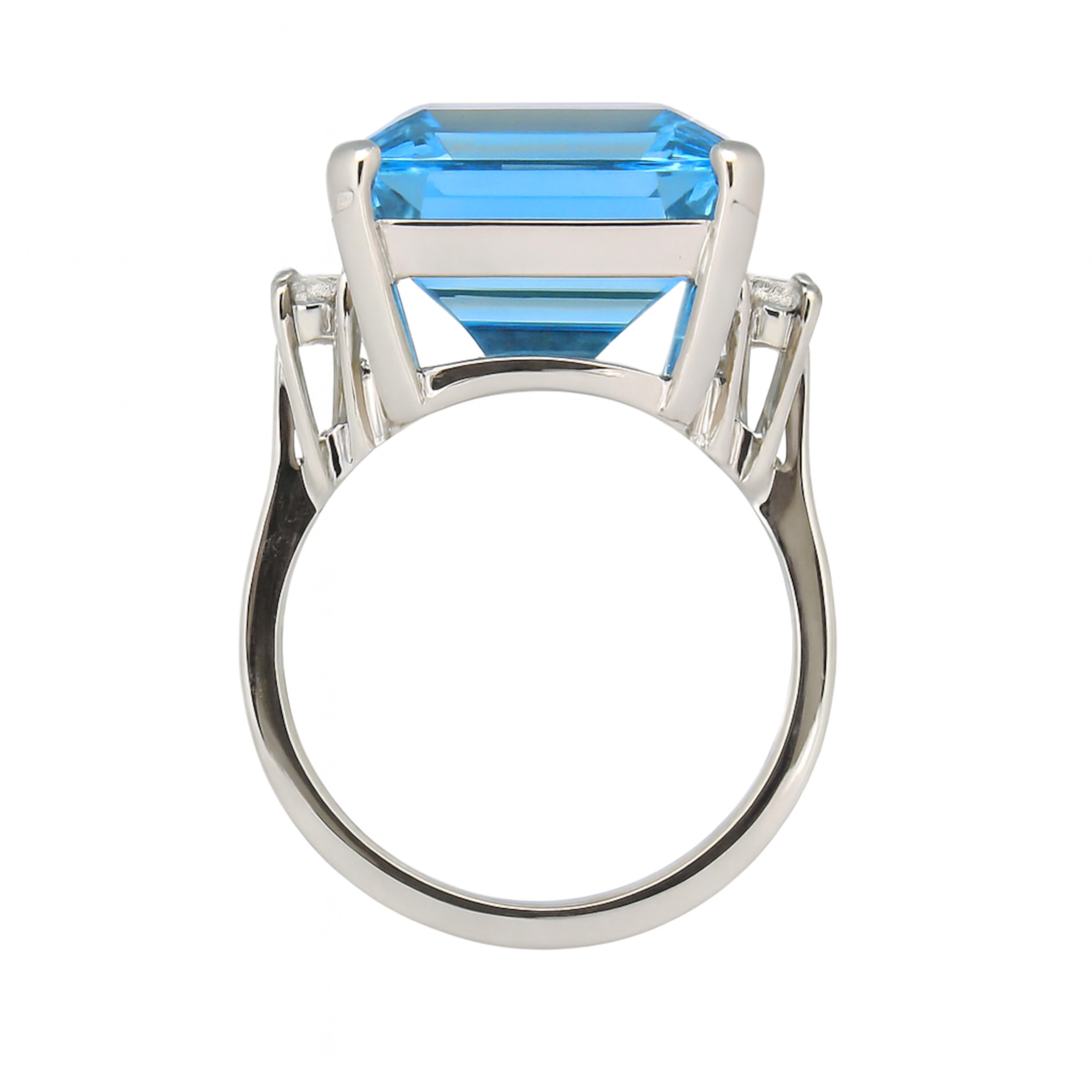Cocktailring mit 20 Karat Aquamarin im Prinzessinnenschliff und Diamant (Art déco) im Angebot
