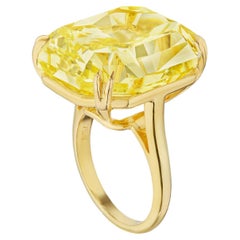 20 Carat Radiant Statement Fancy Yellow  Diamond Ring Rare Fancy-Color Splendour