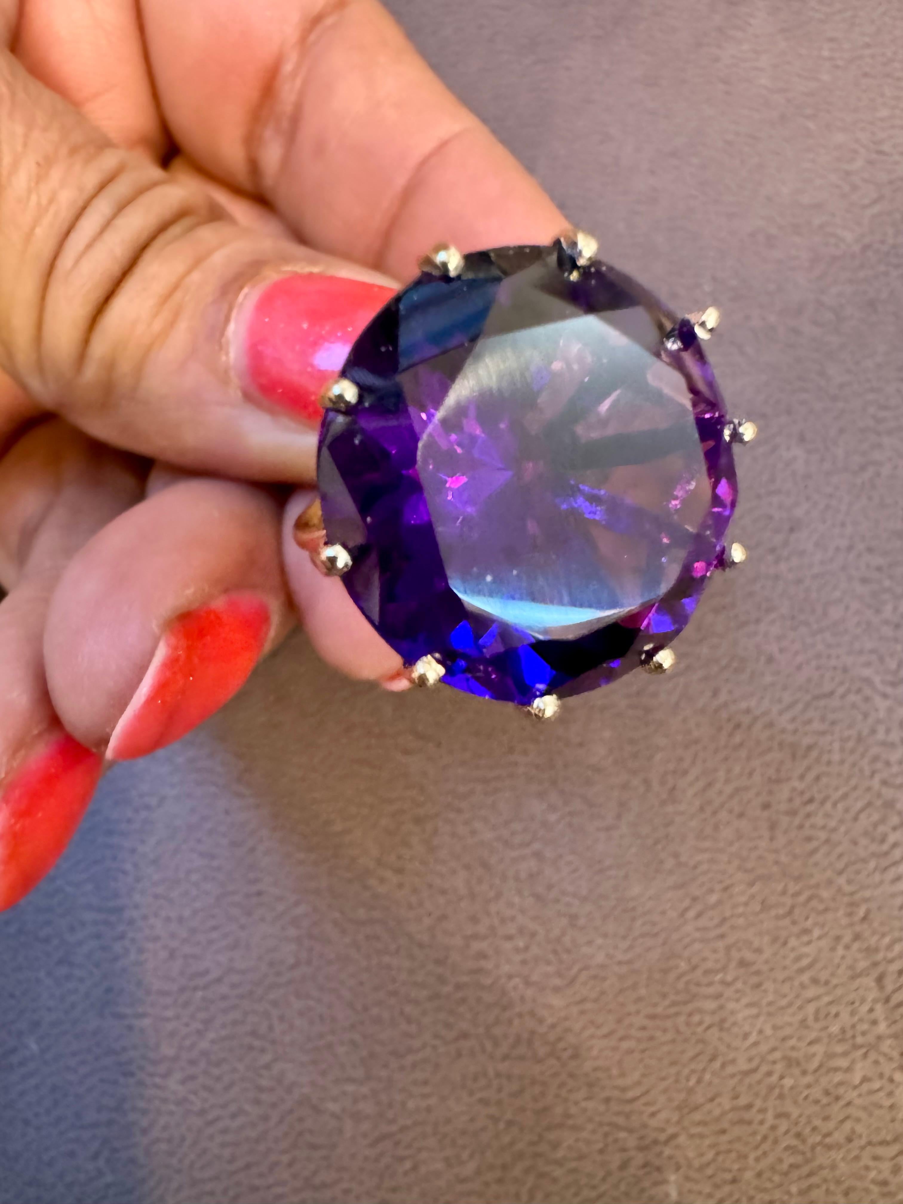 Amatista redonda de 20 quilates  Anillo de Cóctel en Oro Amarillo de 14 Kilates, 10,6 Gm, Talla 5 en venta 5