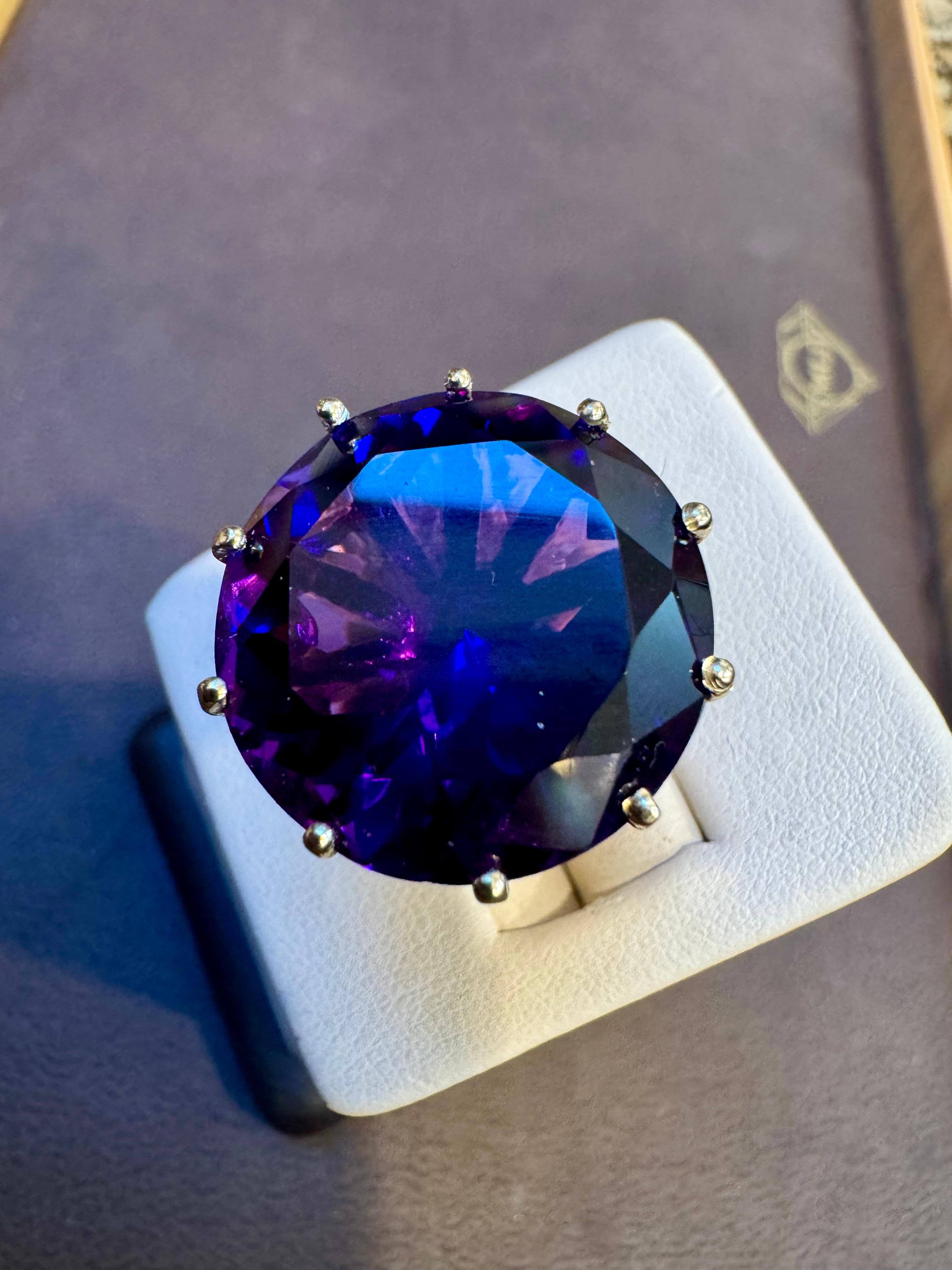 Amatista redonda de 20 quilates  Anillo de Cóctel en Oro Amarillo de 14 Kilates, 10,6 Gm, Talla 5 en venta 8