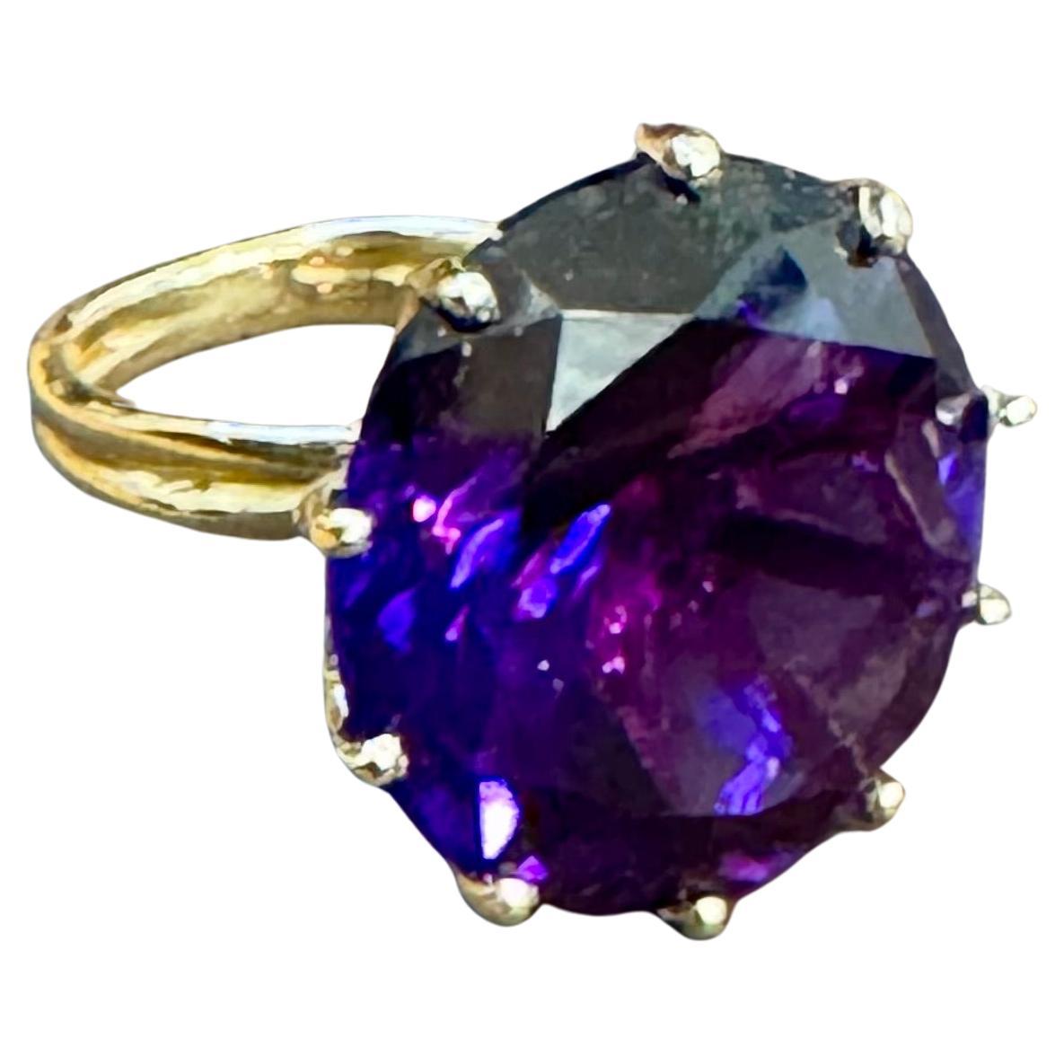 Amatista redonda de 20 quilates  Anillo de Cóctel en Oro Amarillo de 14 Kilates, 10,6 Gm, Talla 5