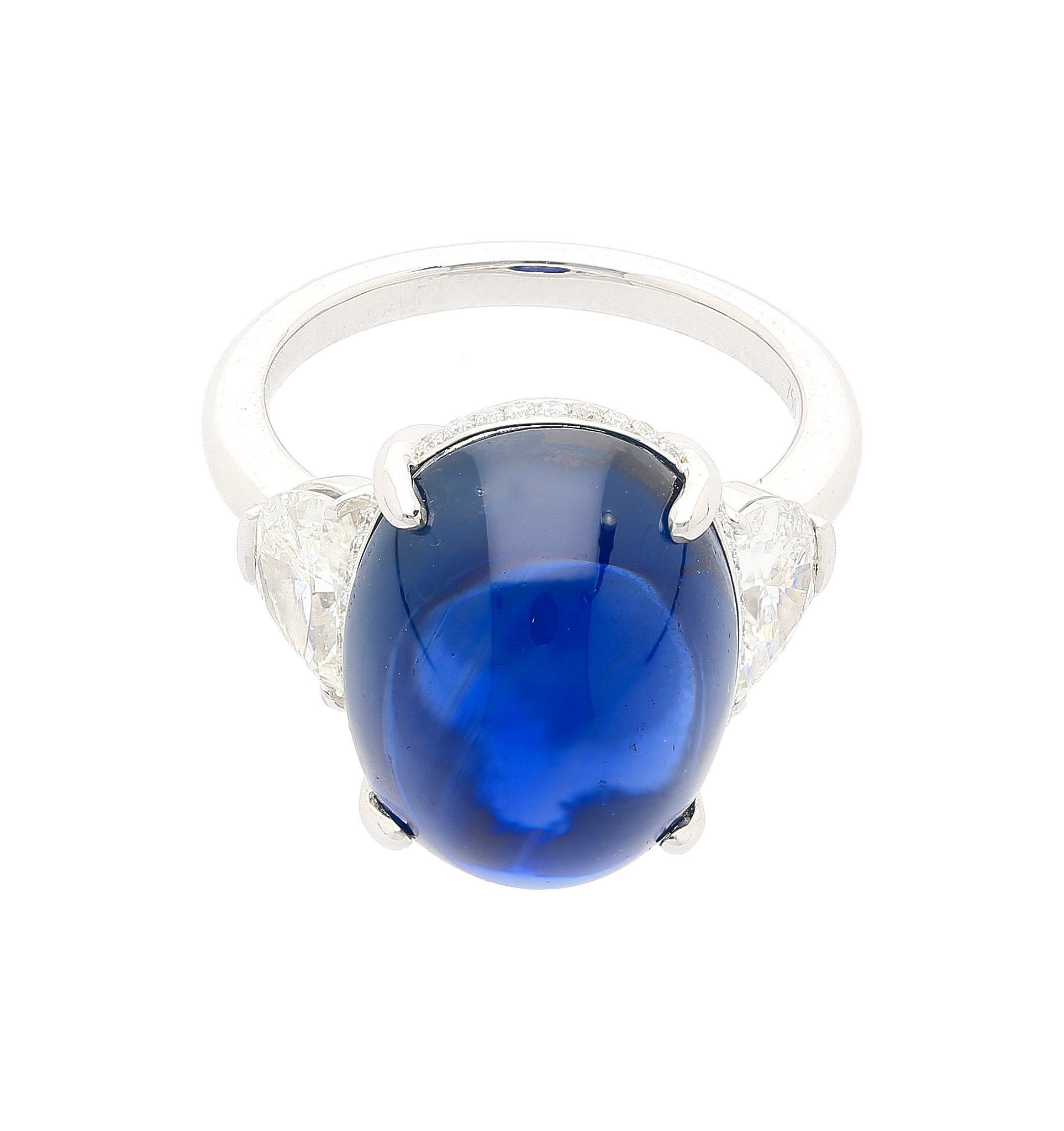 Anello con zaffiro di Birmania e diamante da 20 carati blu reale senza calore in vendita 2