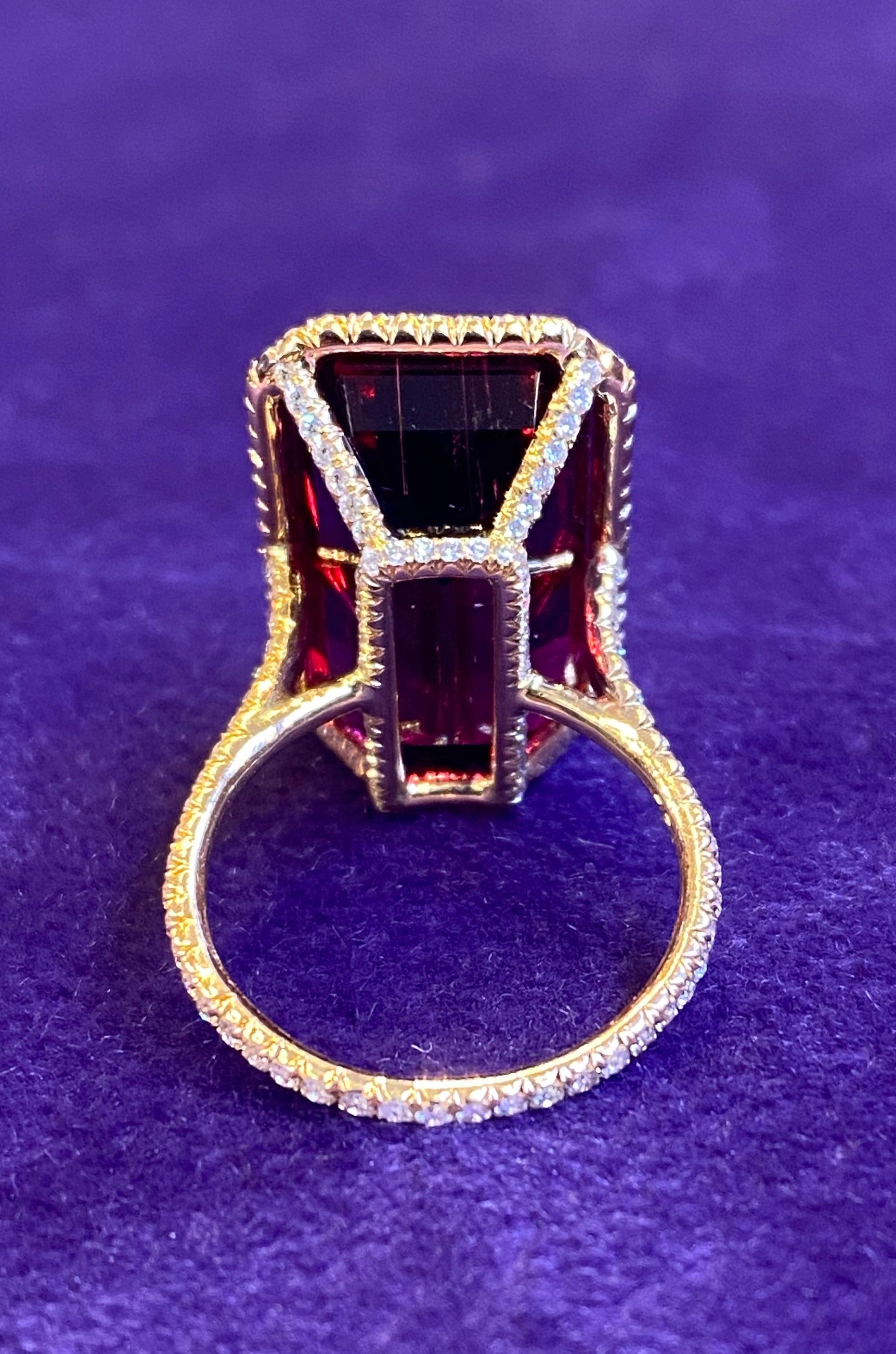 20 Carat Rubellite Tourmaline and Diamond Cocktail Ring In Excellent Condition For Sale In New York, NY