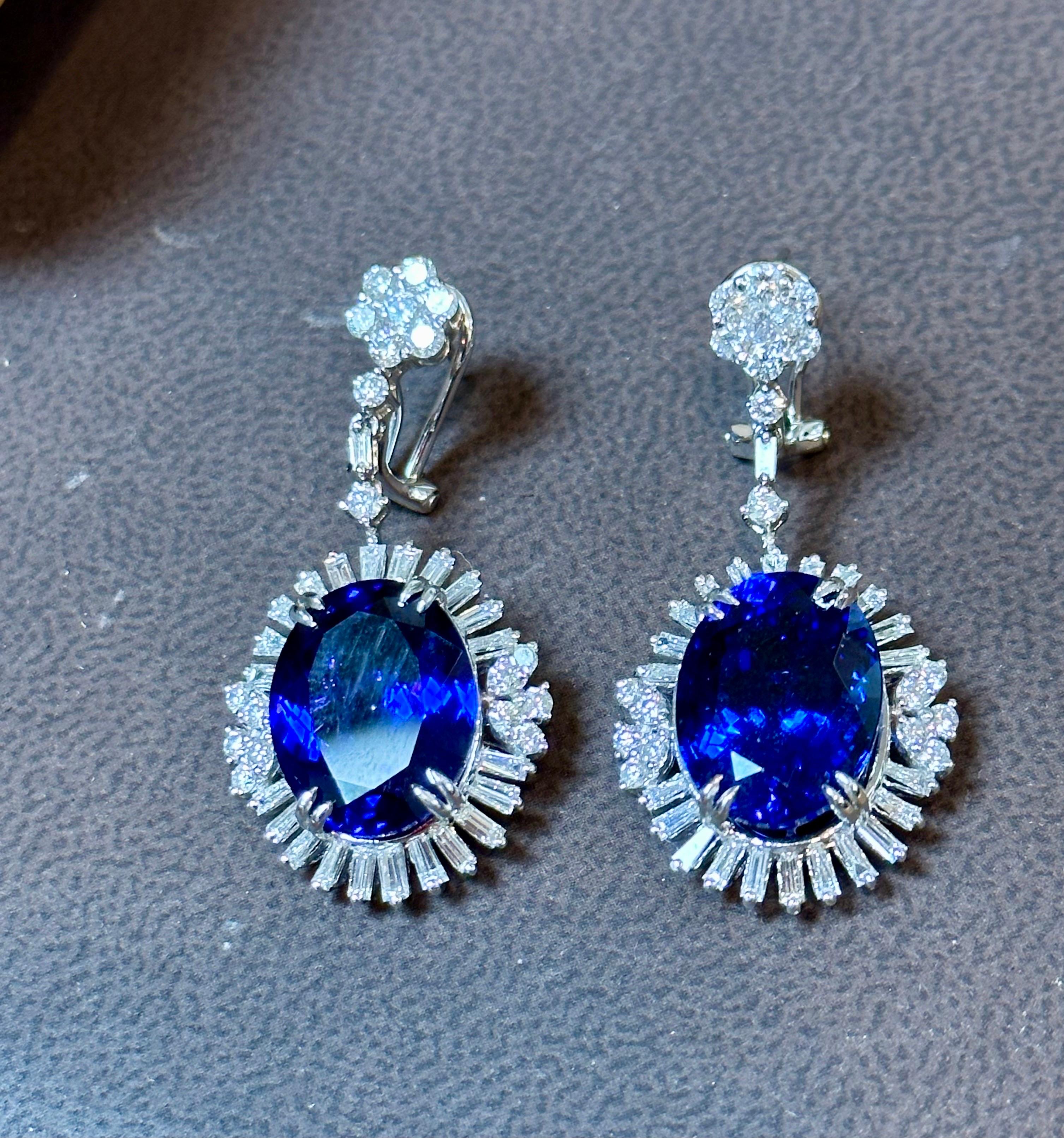 20 Karat Tansanit & Diamant Hänge-/Cocktailtail  Tropfenohrring aus 18 Karat Weißgold im Zustand „Hervorragend“ in New York, NY