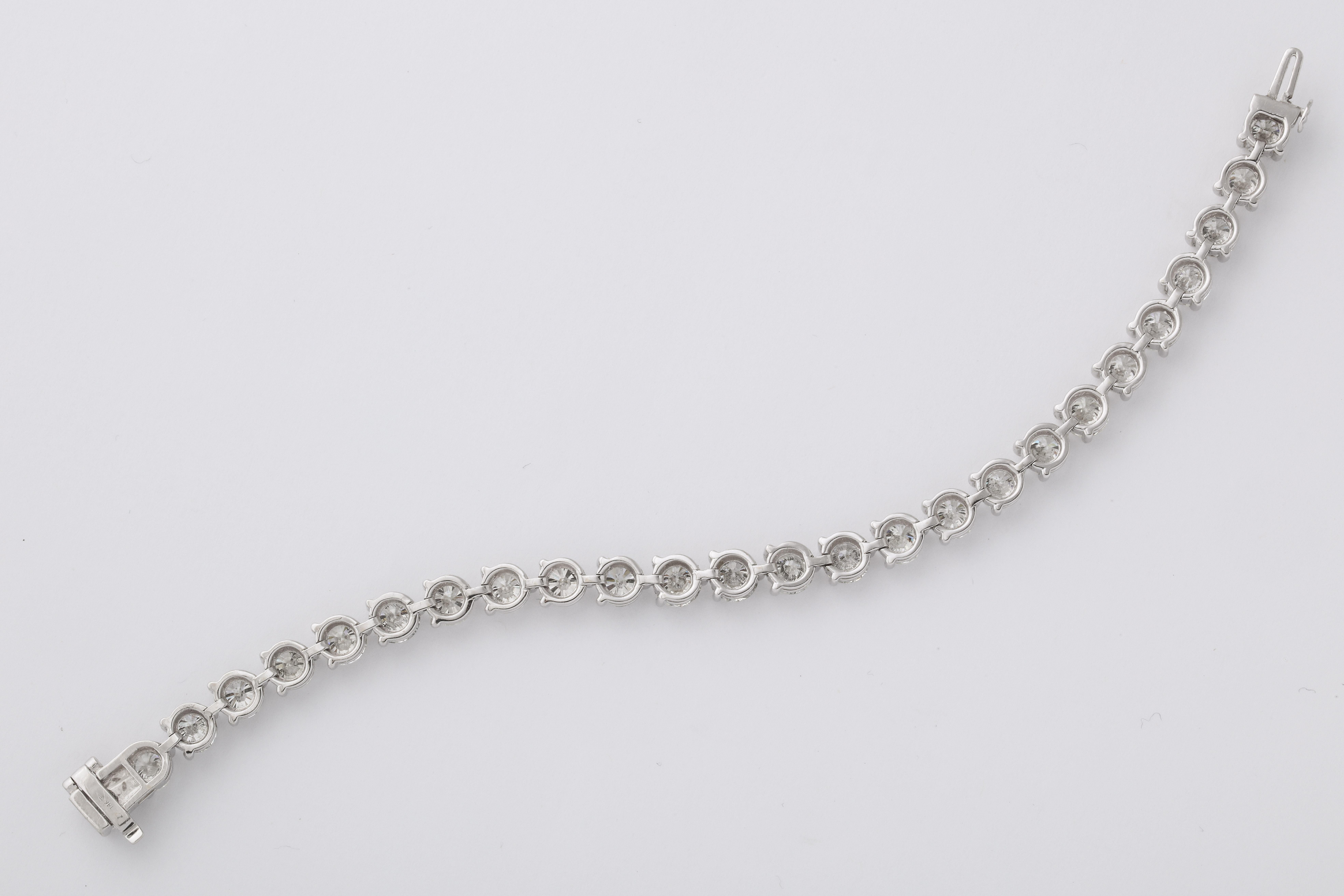Bracelet tennis à trois griffes en diamants de 20 carats en vente 5
