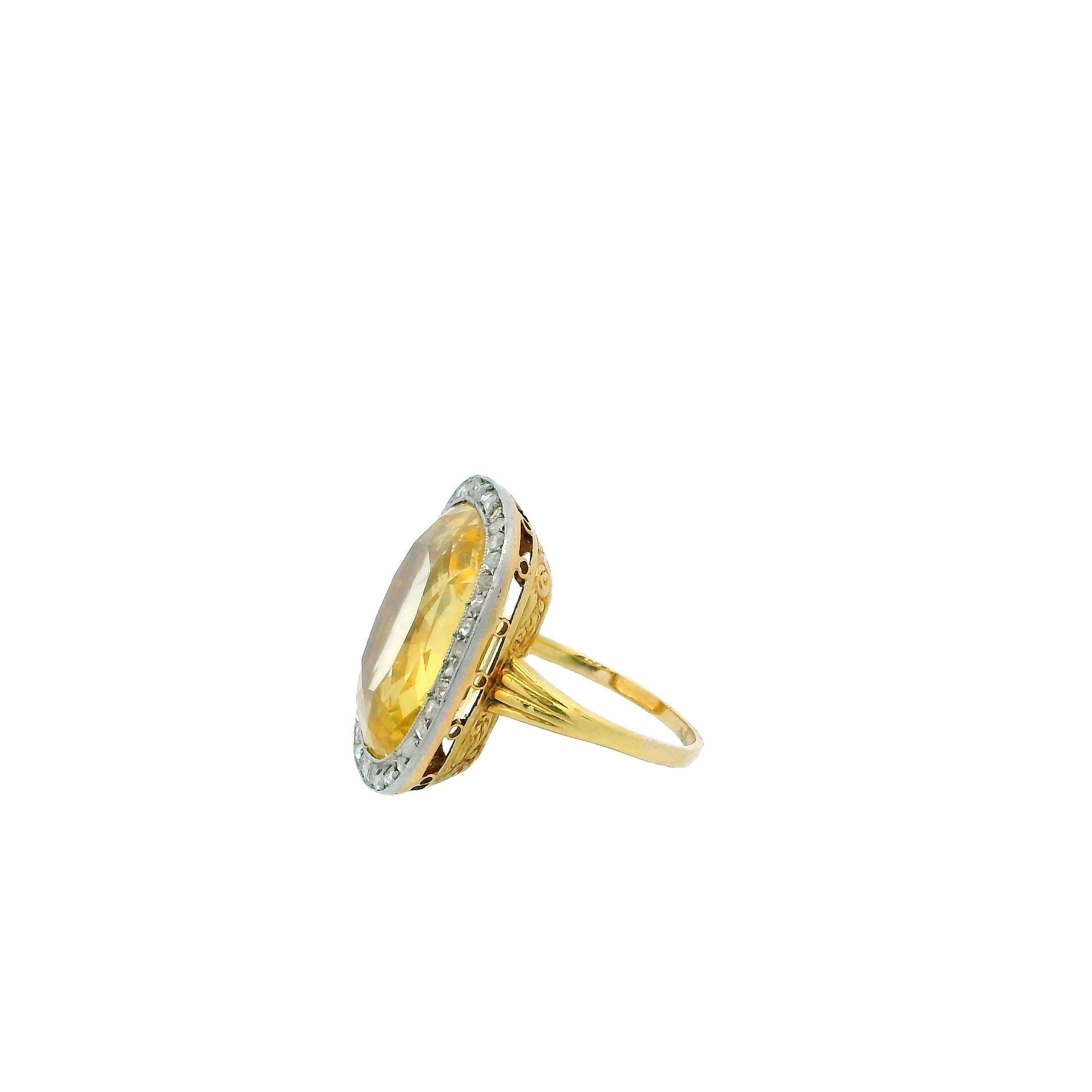 Bague en or rose et platine 18 carats avec saphir jaune et diamants Pour femmes en vente