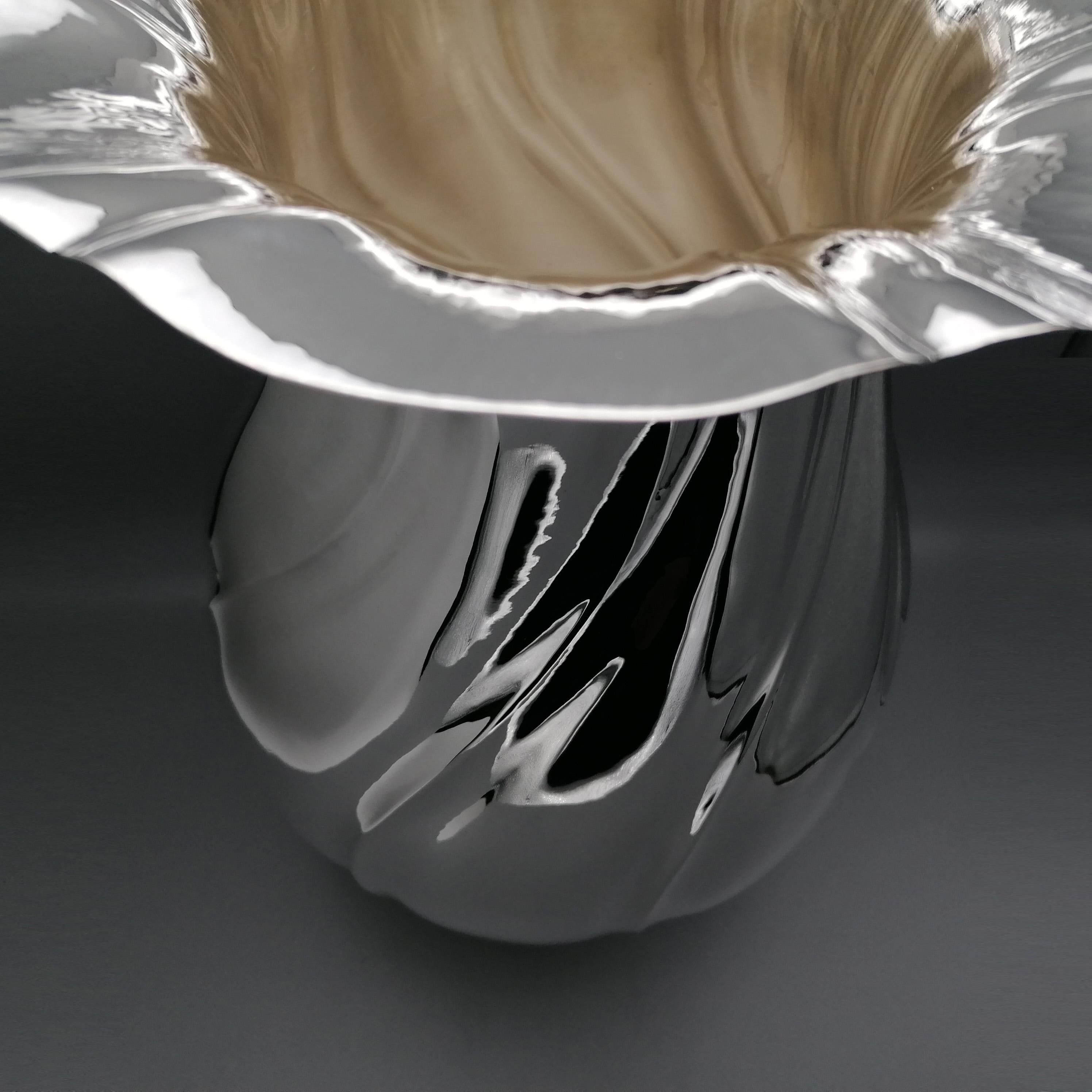20° Century Italia Solid Silver Vase For Sale 2
