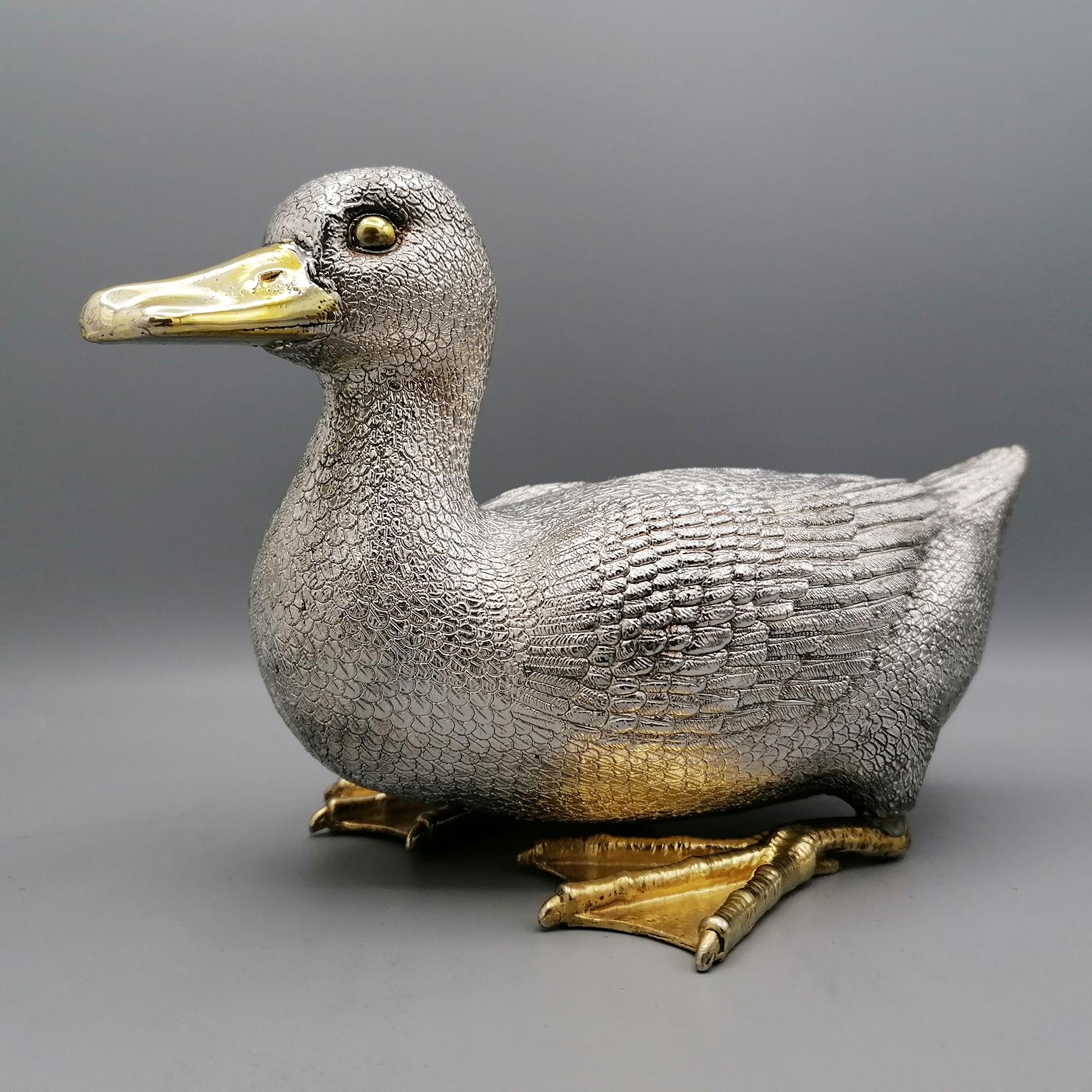 italienische Ente aus reinem 970er Silber des 20. Jahrhunderts mit goldenem Schnabel und Pfoten  (Italian) im Angebot