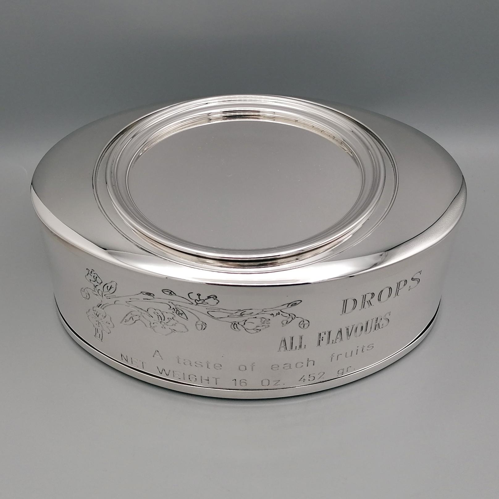 20° Century Italian Solid Silver oval biscuit or candy box In Excellent Condition For Sale In VALENZA, IT