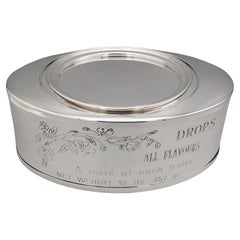 Caja ovalada para galletas o caramelos de plata maciza italiana del siglo XX