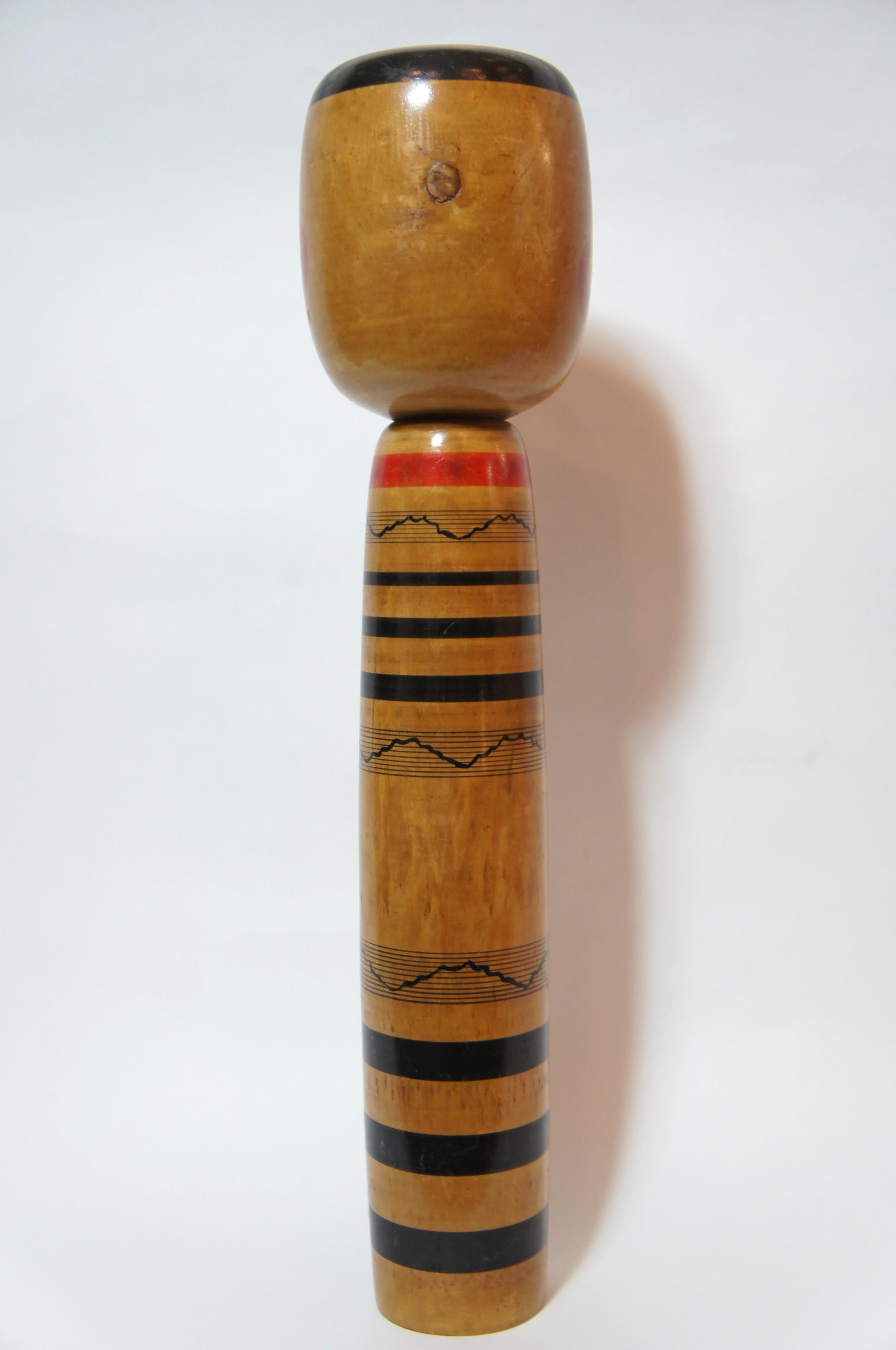 20th Century Japanese Hand Painted Large Kokeshi Doll by Abe Hiroshi In Good Condition For Sale In Paris, FR