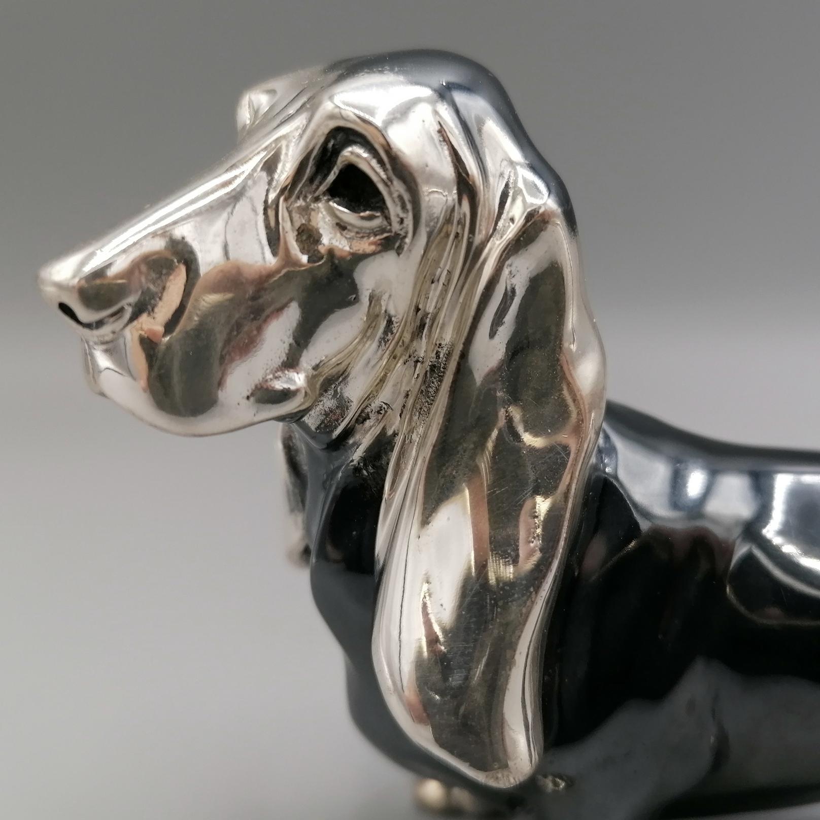 Statuette aus massivem Silber des 20. Jahrhunderts, die einen Basset-Hundhund darstellt (Ende des 20. Jahrhunderts) im Angebot