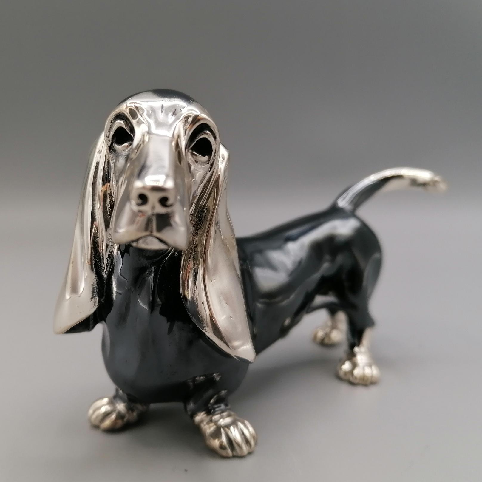 20° Century Solid Silver statuette depicting a Basset Hound dog In Excellent Condition For Sale In VALENZA, IT