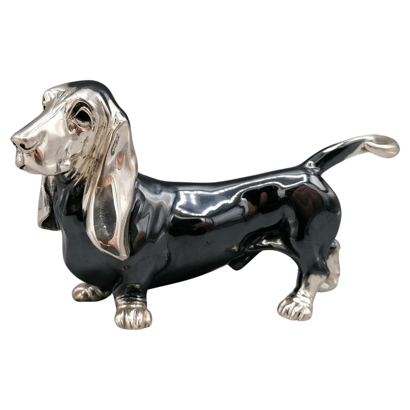 statuette en argent massif du 20ème siècle représentant un chien de basset-hound