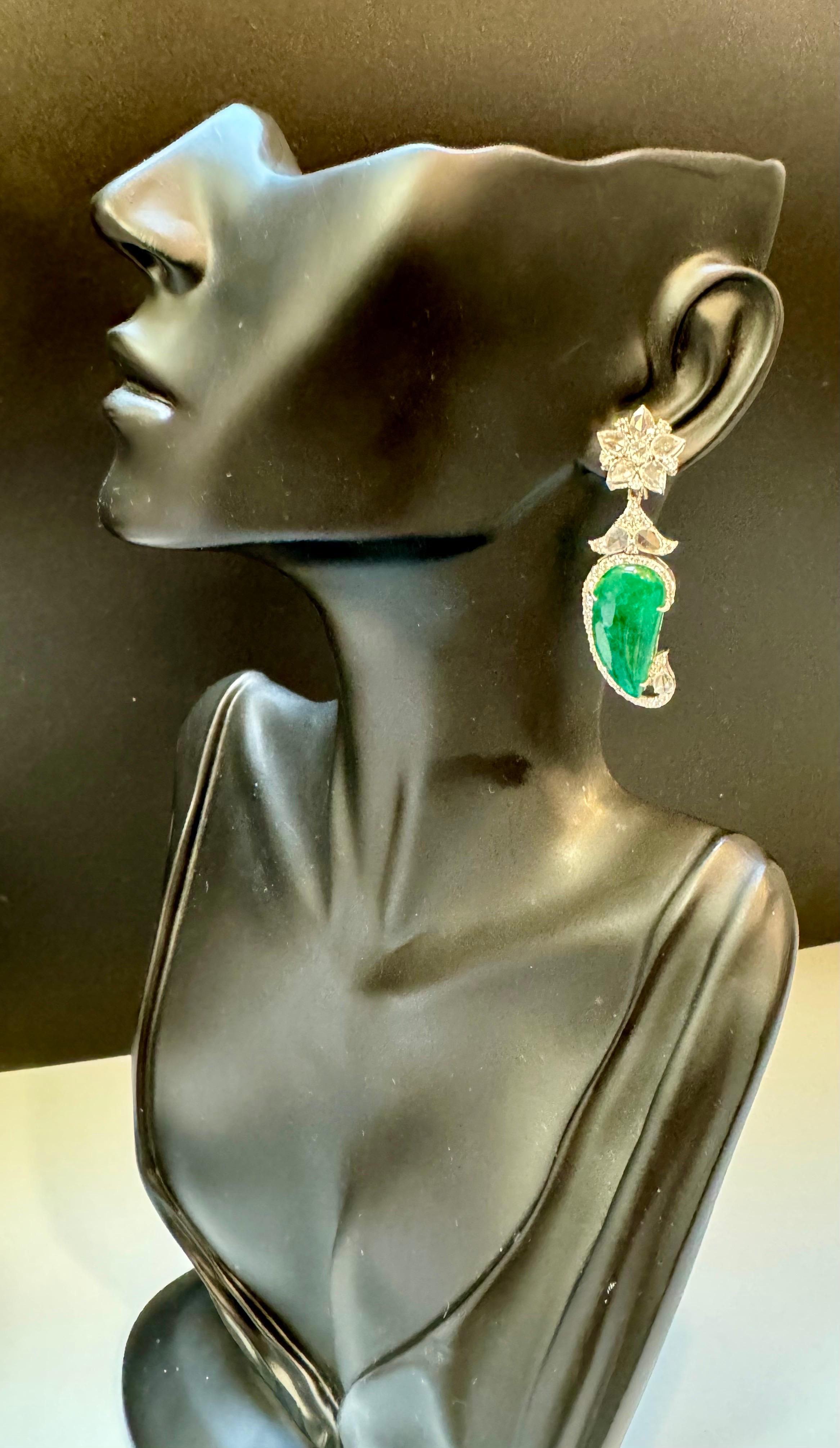 20 Ct Fine Emerald Cabochon & 4 Ct Rose Cut Diamond  18 Kt White Gold  Earrings For Sale 7