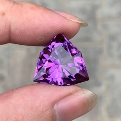 Pietra preziosa ametista di 20 carati, taglio fantasia triangolare, colore viola, per ciondoli