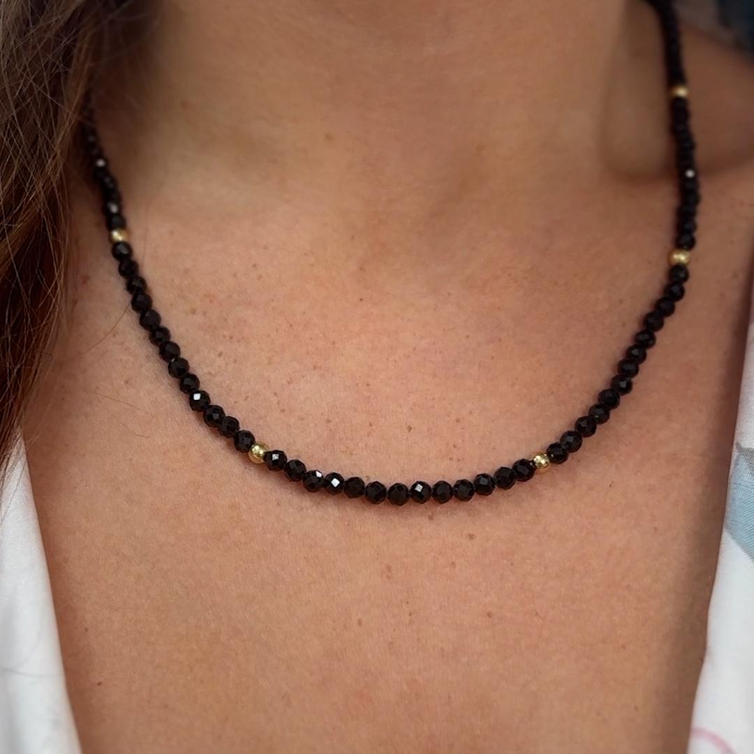 Taglio rotondo Collana con perline di spinello nero rotondo da 20 pollici con accenti in oro 14K in vendita
