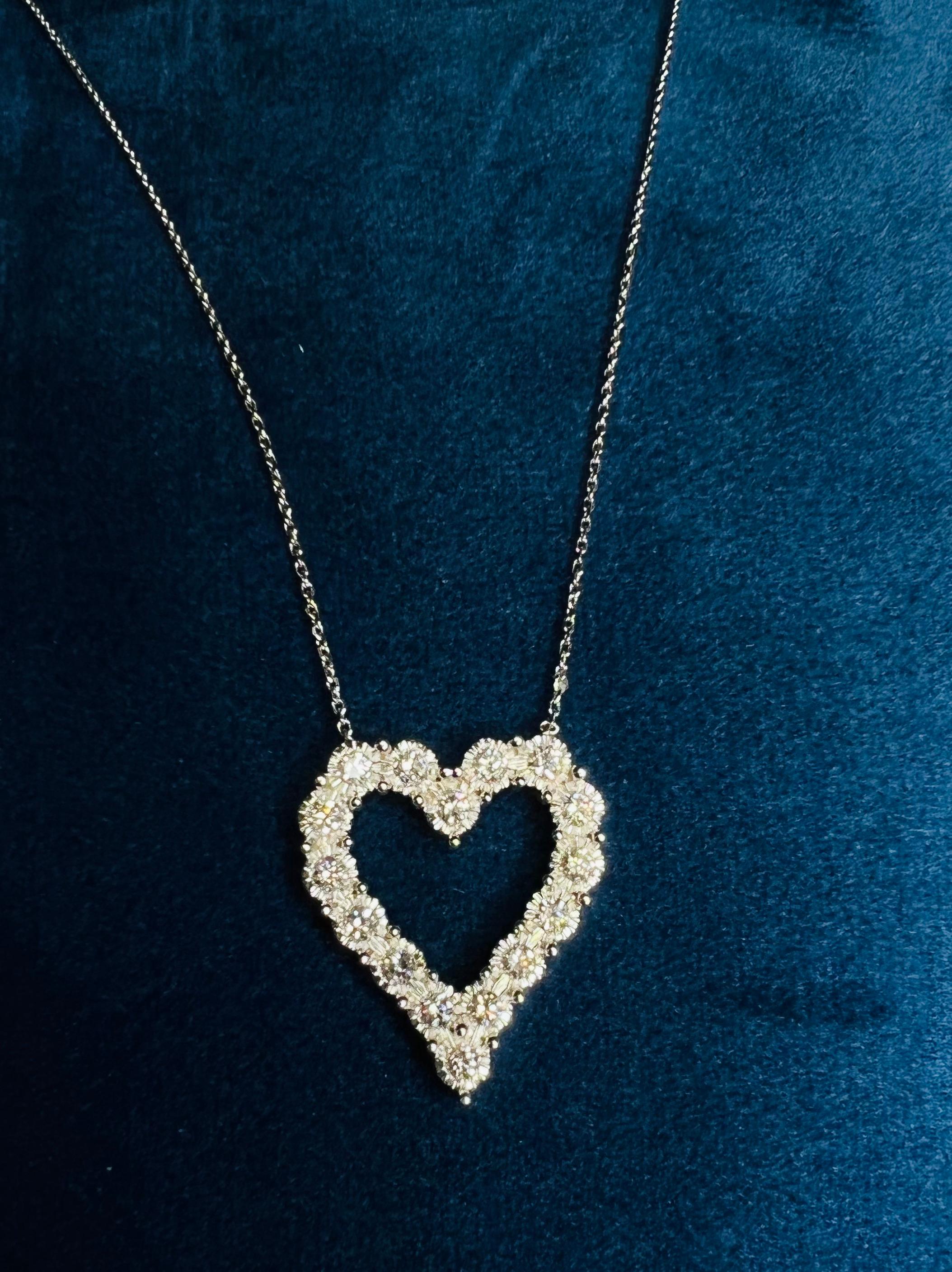 20 Inches 14k White Gold 0.75 Carat Round Diamonds Heart Necklace In New Condition For Sale In Los Angeles, CA
