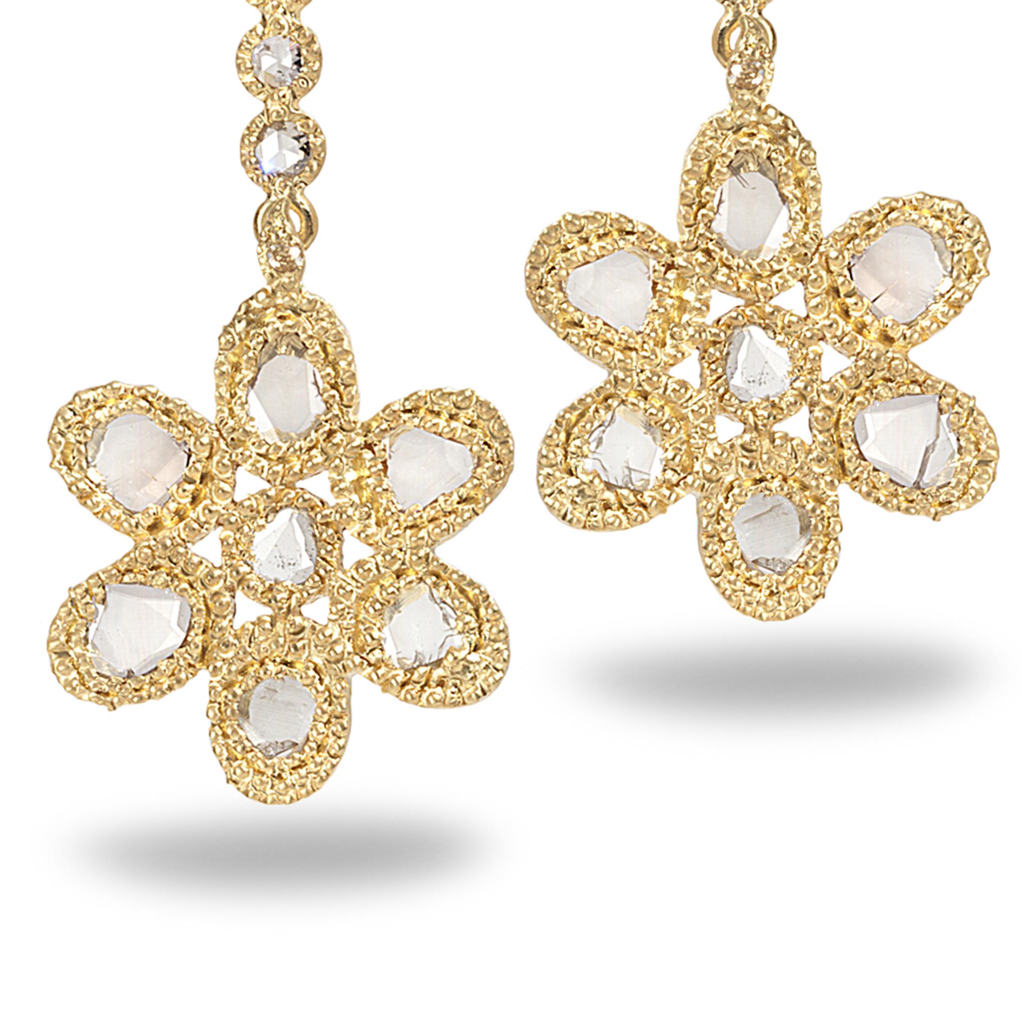 20 Karat Diamond Flower Earrings In New Condition For Sale In Secaucus, NJ