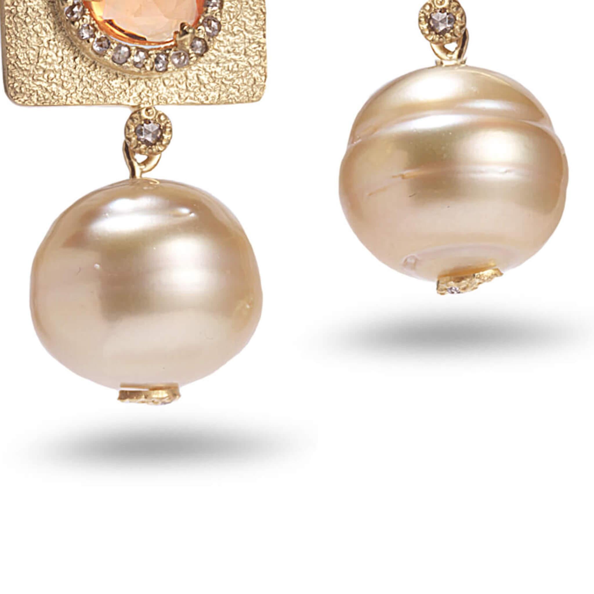 20 Karat Golden South Sea Pearl Earrings In New Condition For Sale In Secaucus, NJ