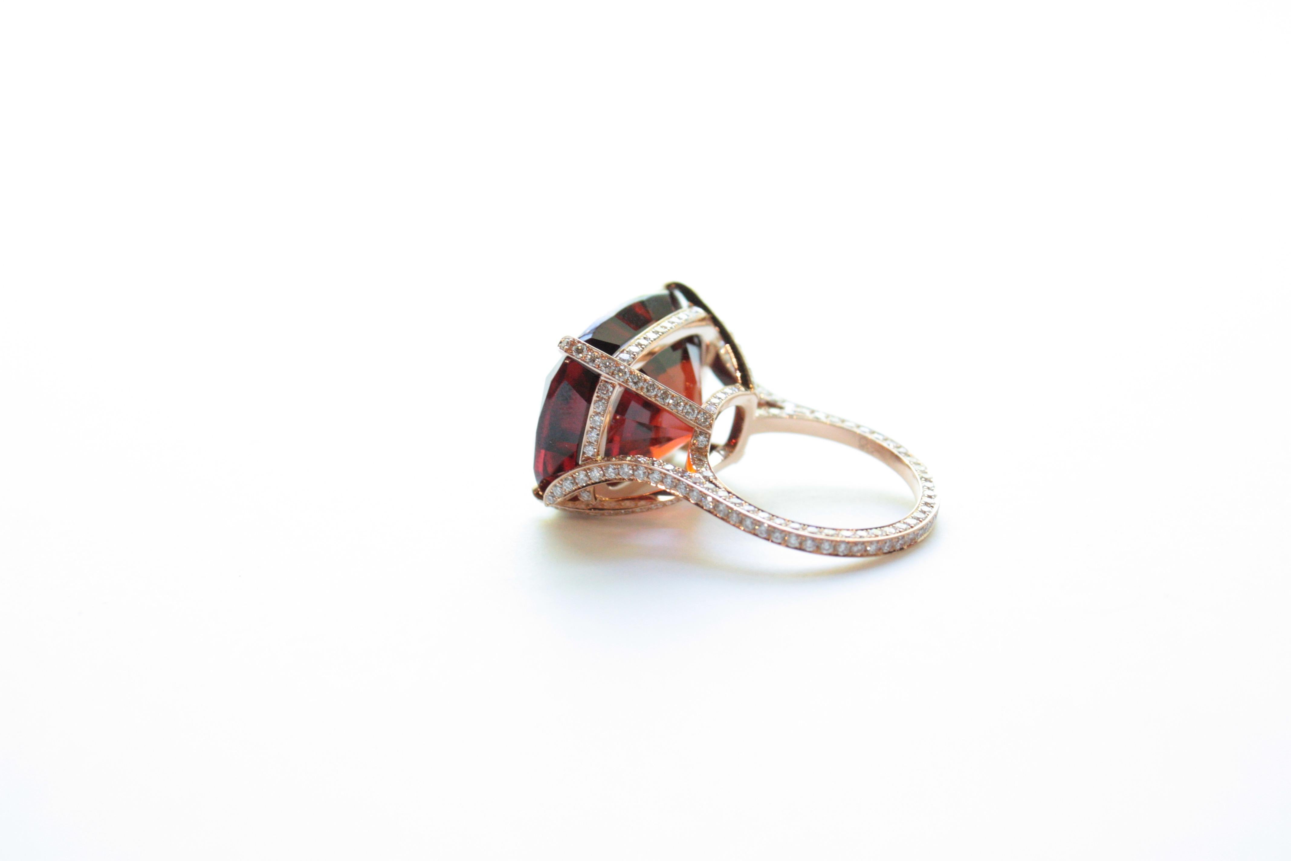 Sharon Khazzam 20 Karat Rose Gold, 28.86 Carat Garnet and White Diamond Ring In New Condition For Sale In Great Neck, NY