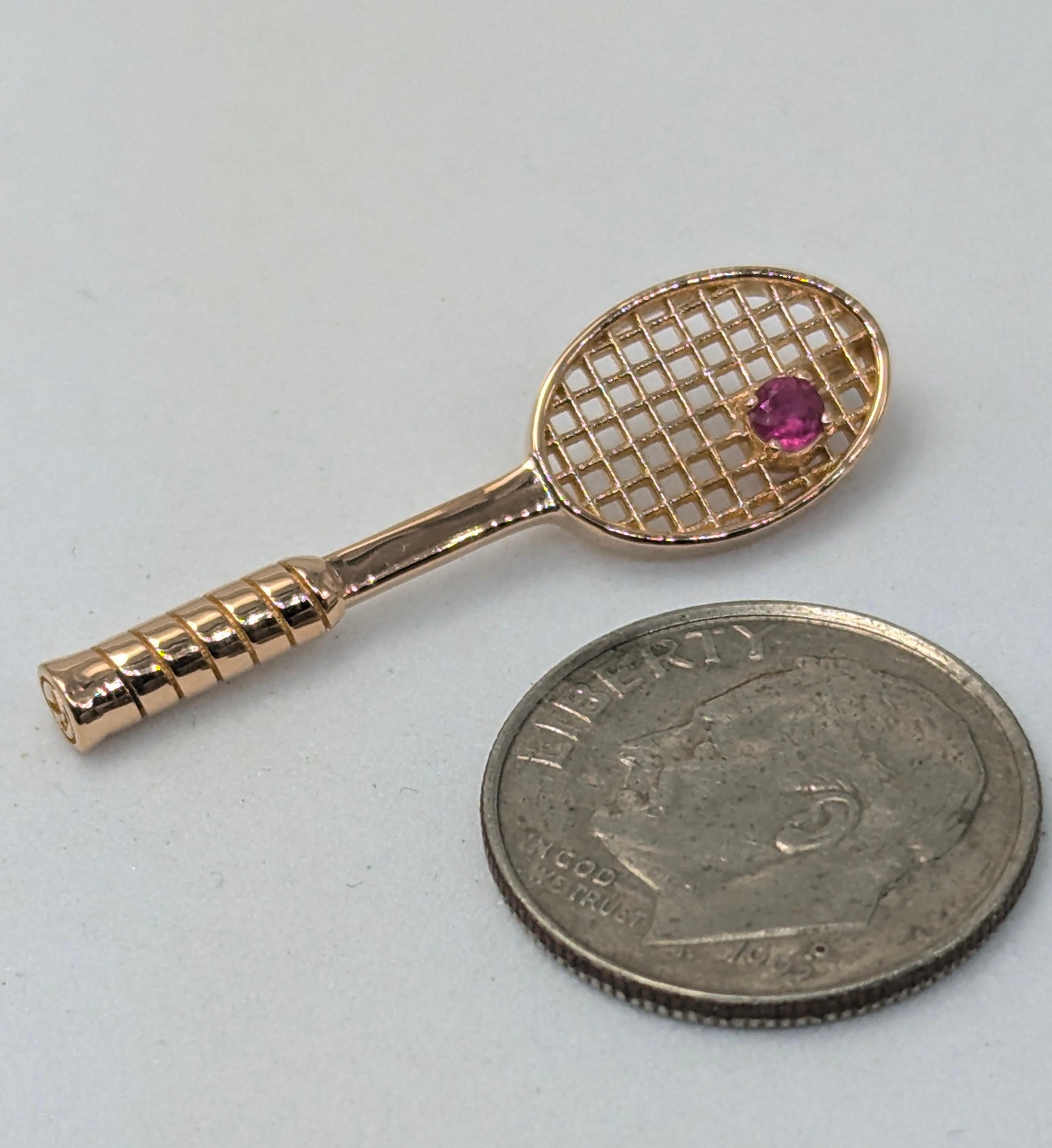 Taglio brillante Racchetta da tennis in oro rosa 20 carati e zaffiro rosa in vendita