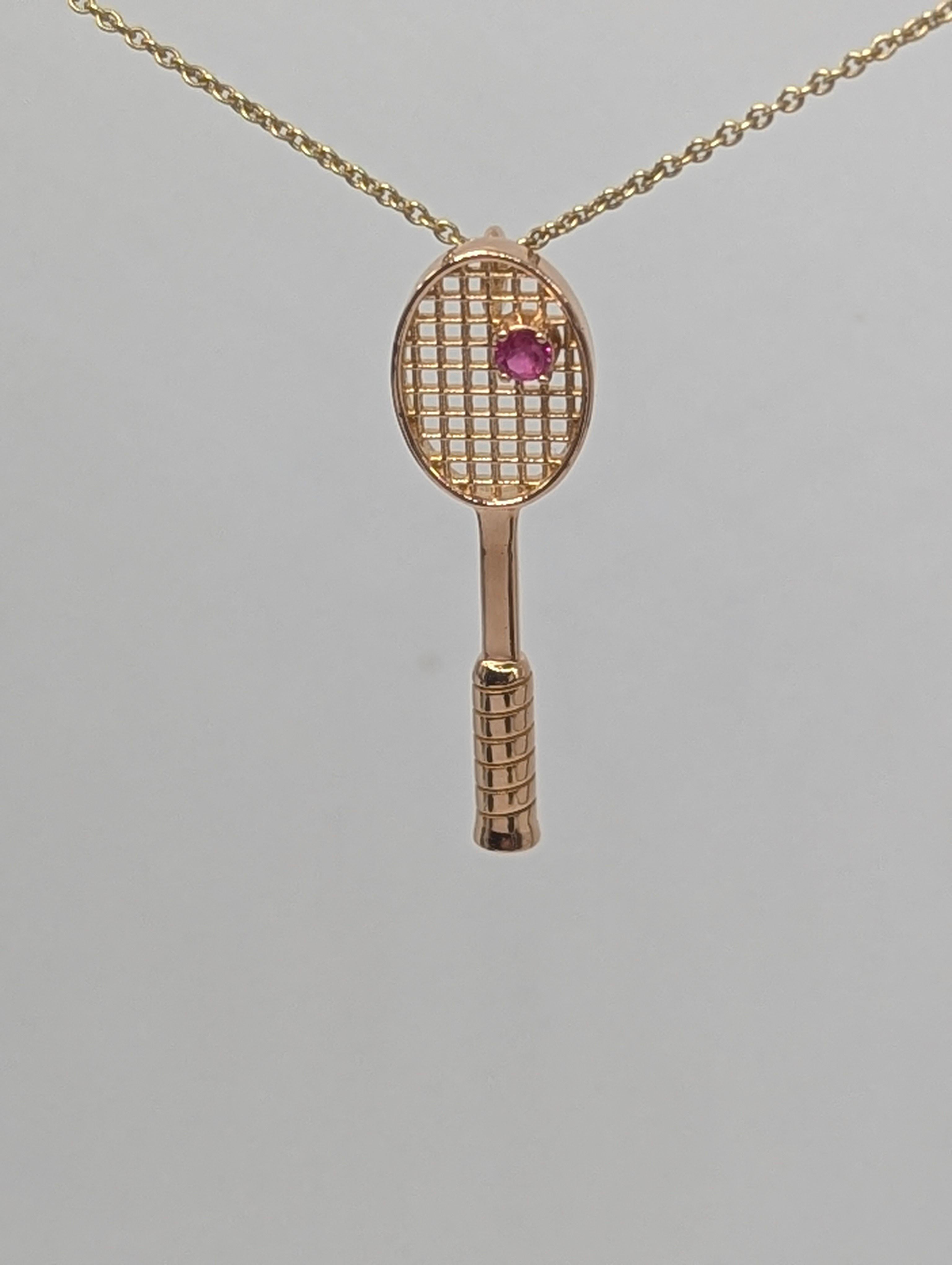 Racchetta da tennis in oro rosa 20 carati e zaffiro rosa In condizioni Nuovo in vendita a New York, NY