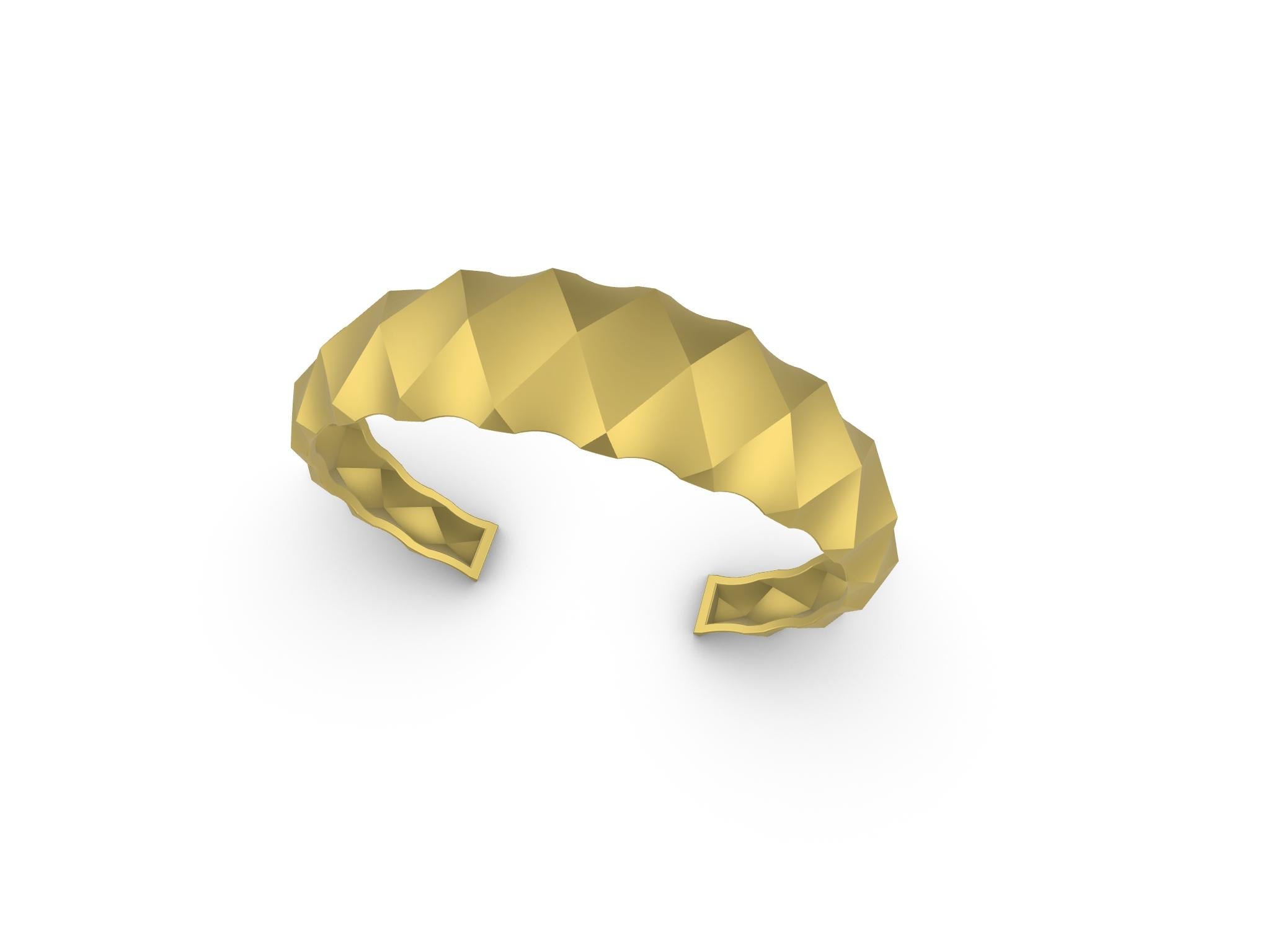 18 Karat Yellow Gold Rhombus Cuff Bracelet In New Condition For Sale In New York, NY