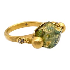Bague en or jaune 20 carats avec patine et diamants de 0,10 carat