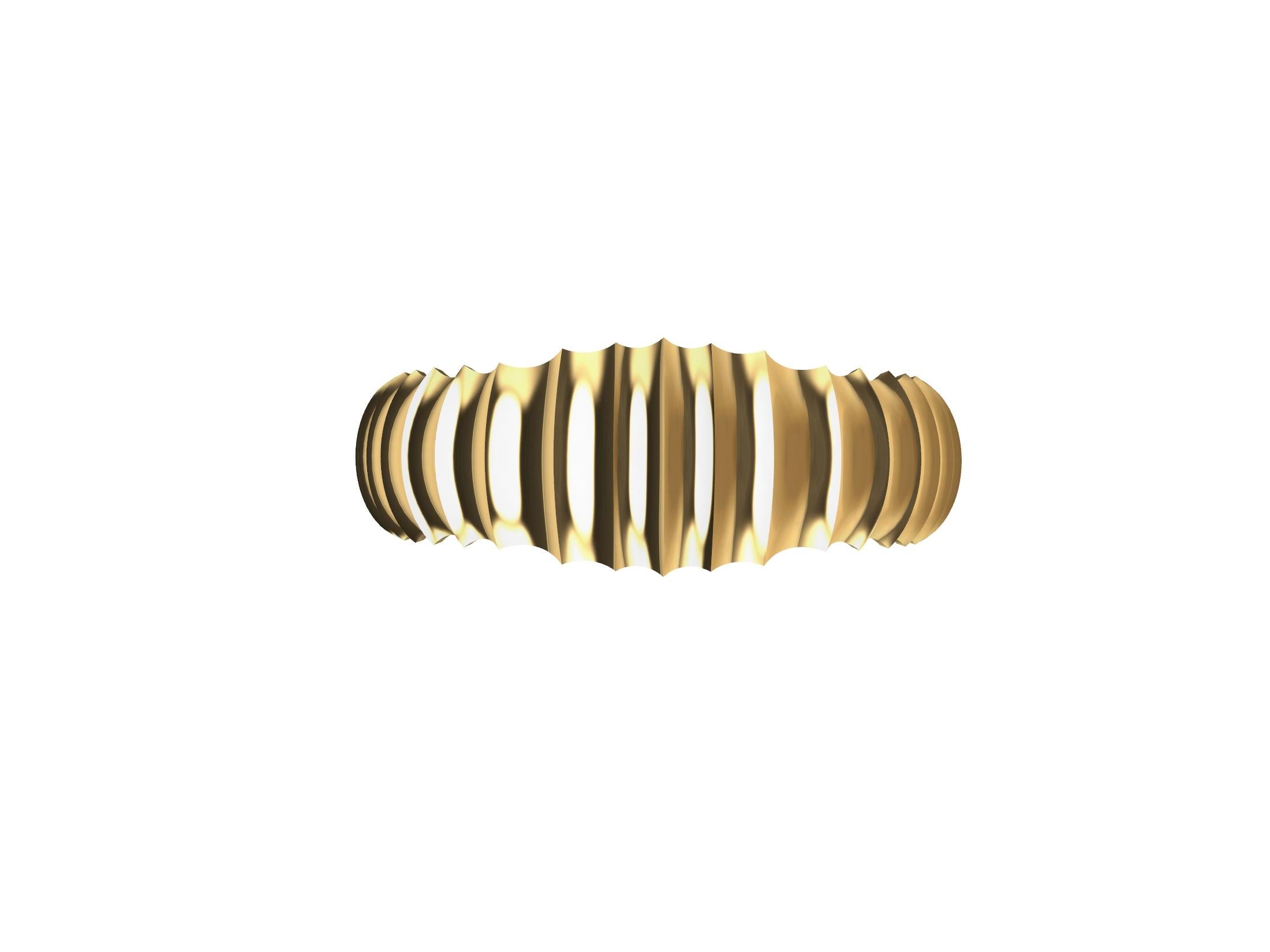 Or jaune 18 carats  Petit  Bracelet manchette Vertebrae personnalisé, Retour à l'époque où je faisais de la sculpture. Essayer de créer le mouvement le plus dynamique dans un espace limité. Cette manchette tente de tromper votre regard, jusqu'à ce