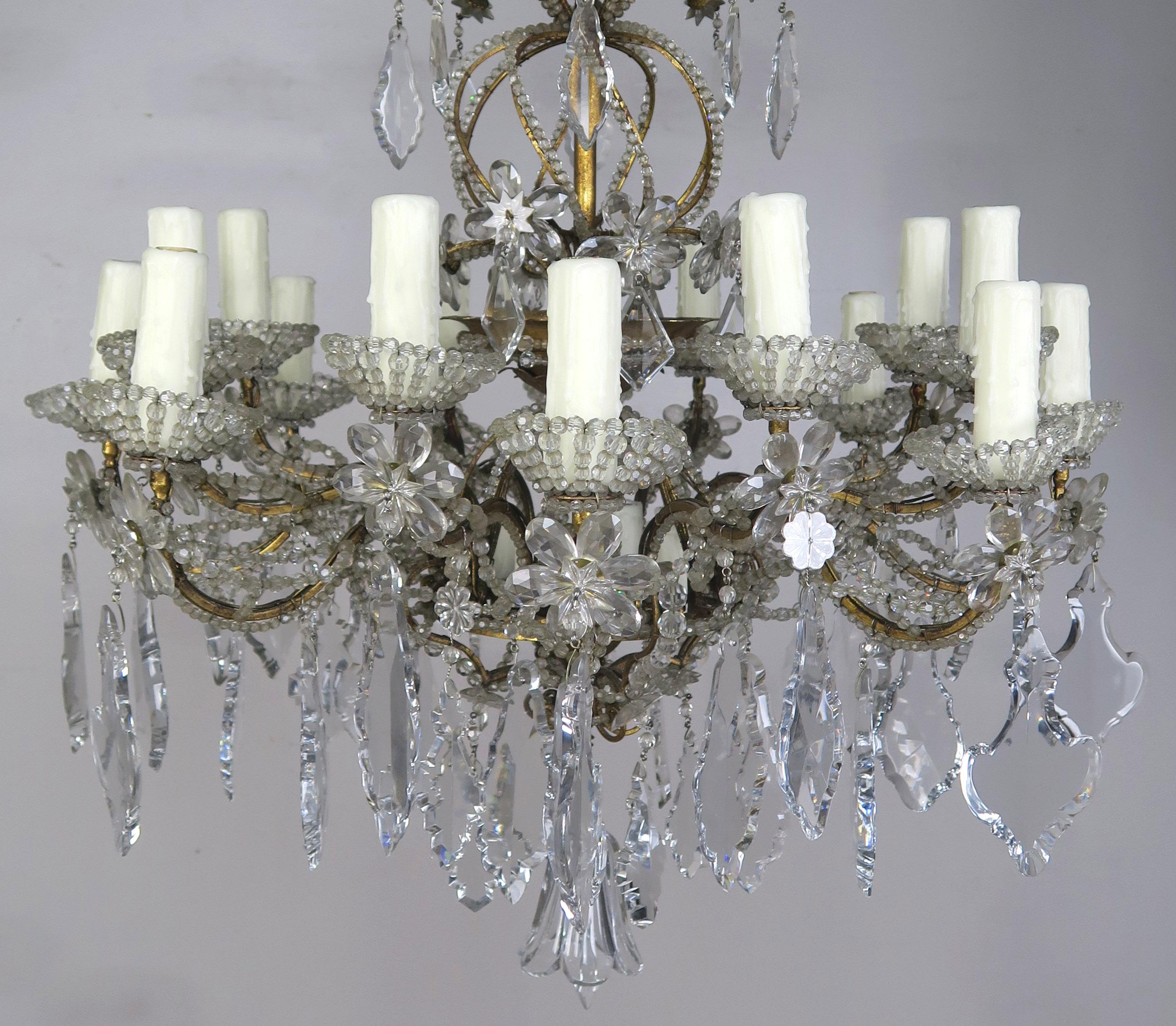 Rococo 20-light Italian Crystal Beaded Chandelier with Crystal Flowers