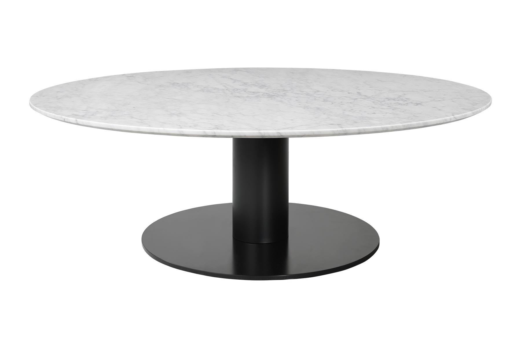 The Gubi 2.0 lounge table by Gubi is made of the finest materials contributing to its unique and exclusive identity. With its circular shape, the table celebrates the authentic way of bringing people together and enables an intimate interaction