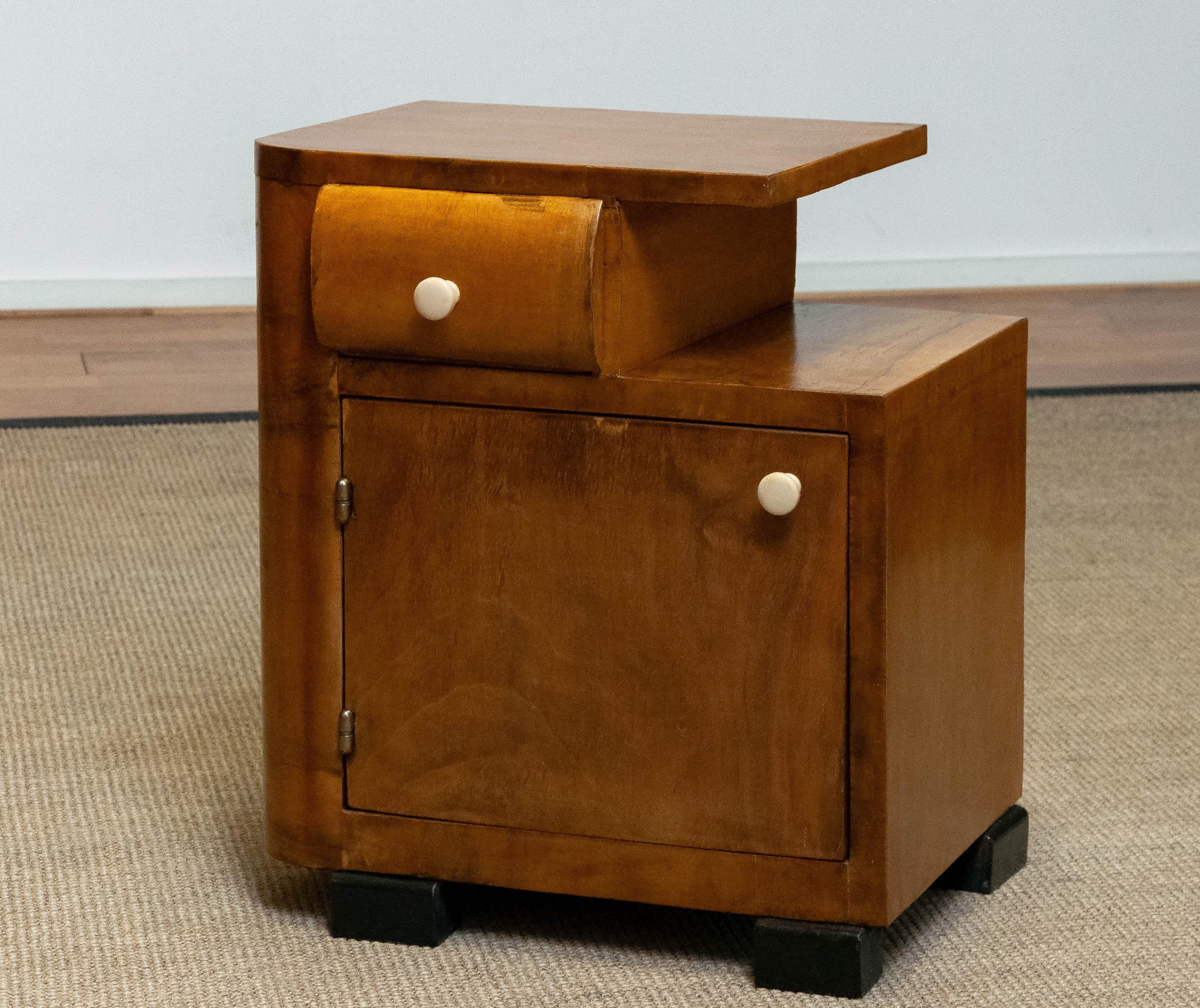 Early 20th Century '20 Matching Pair Scandinavian Art Deco Night Stands in Burl Walnut from Sweden For Sale