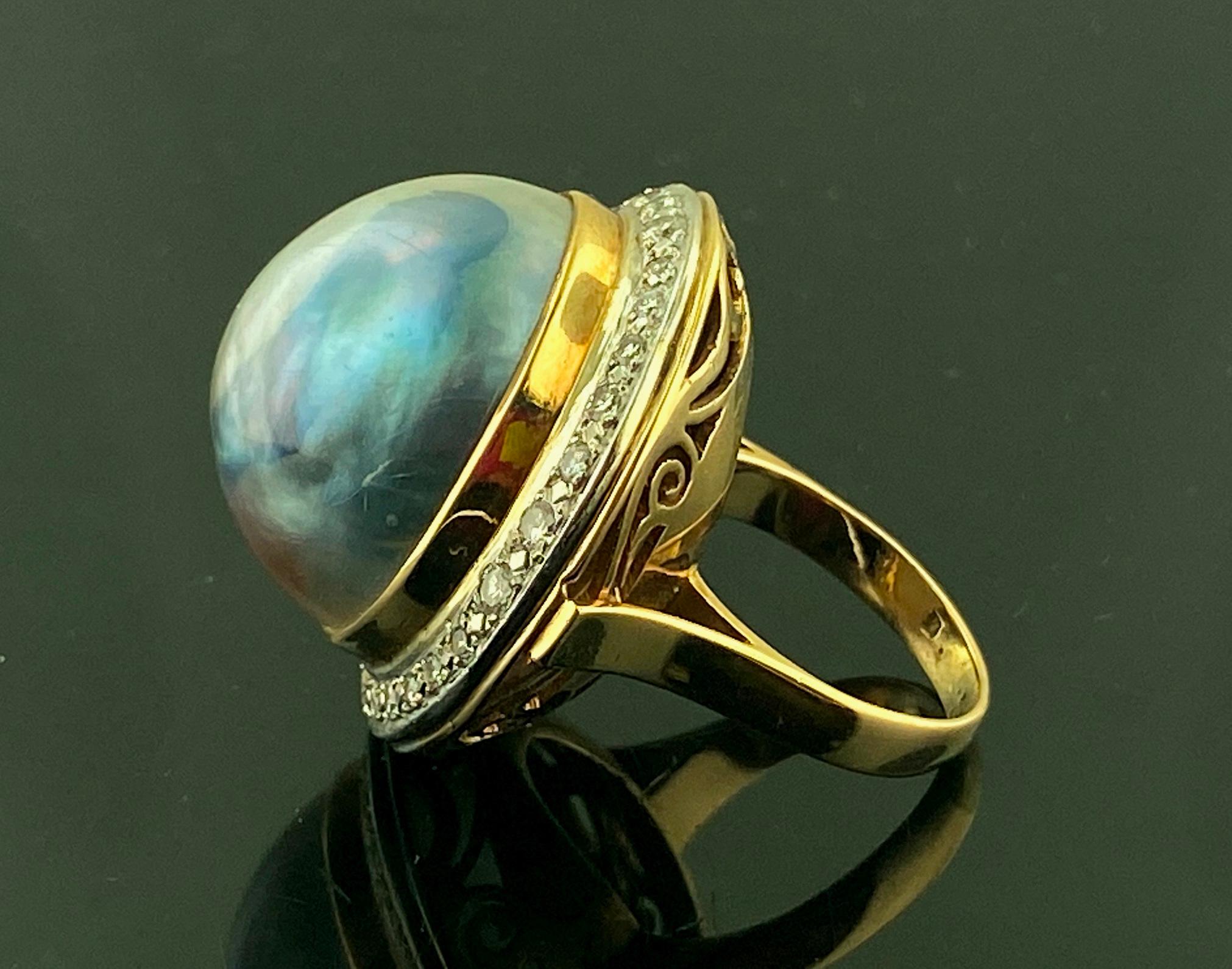 Mabe Pearl & Diamond Ring in 14 Kt Yellow Gold In Excellent Condition For Sale In Palm Desert, CA