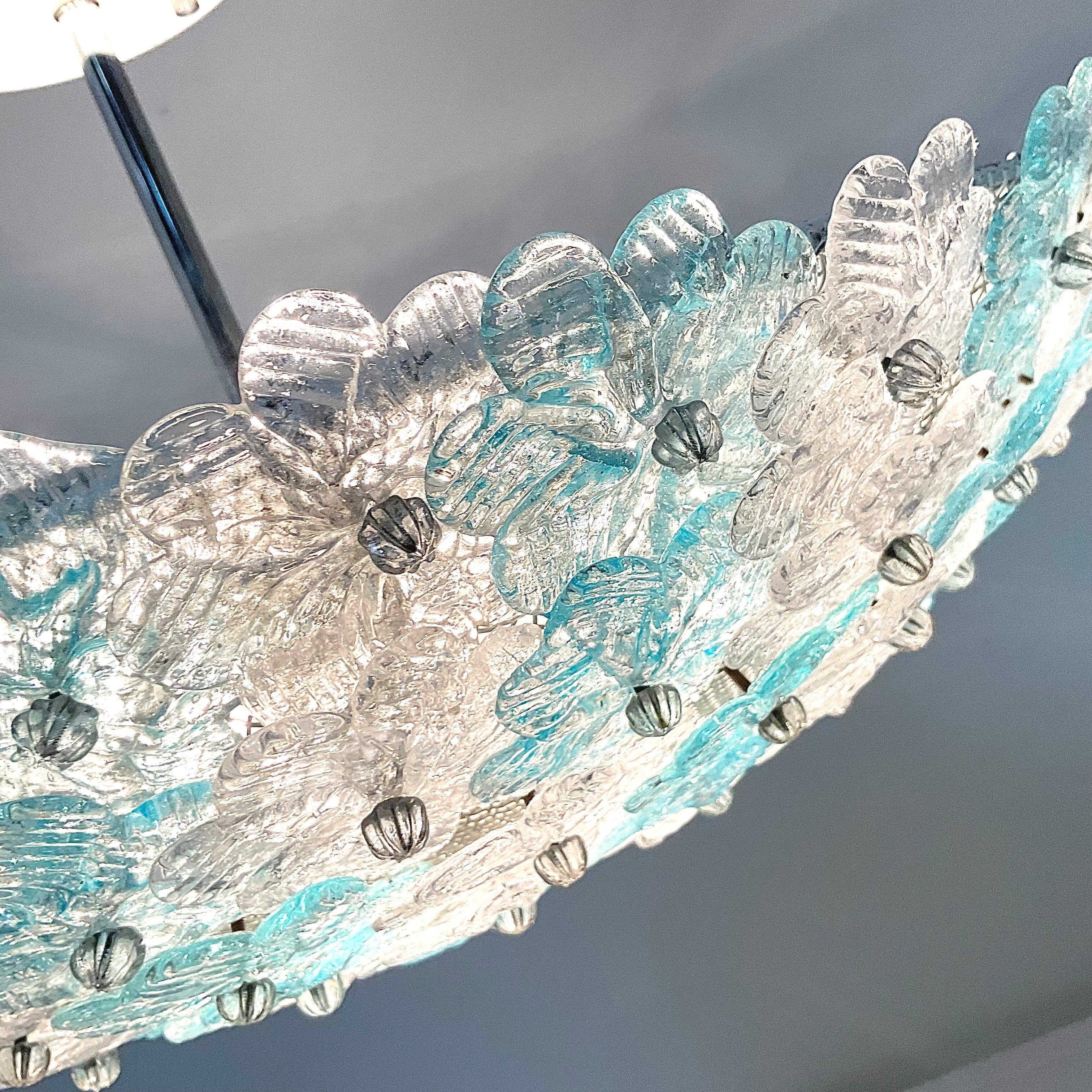Vetro Apparecchio semi-flush floreale in vetro veneziano trasparente e blu pallido da 20 pollici in vendita