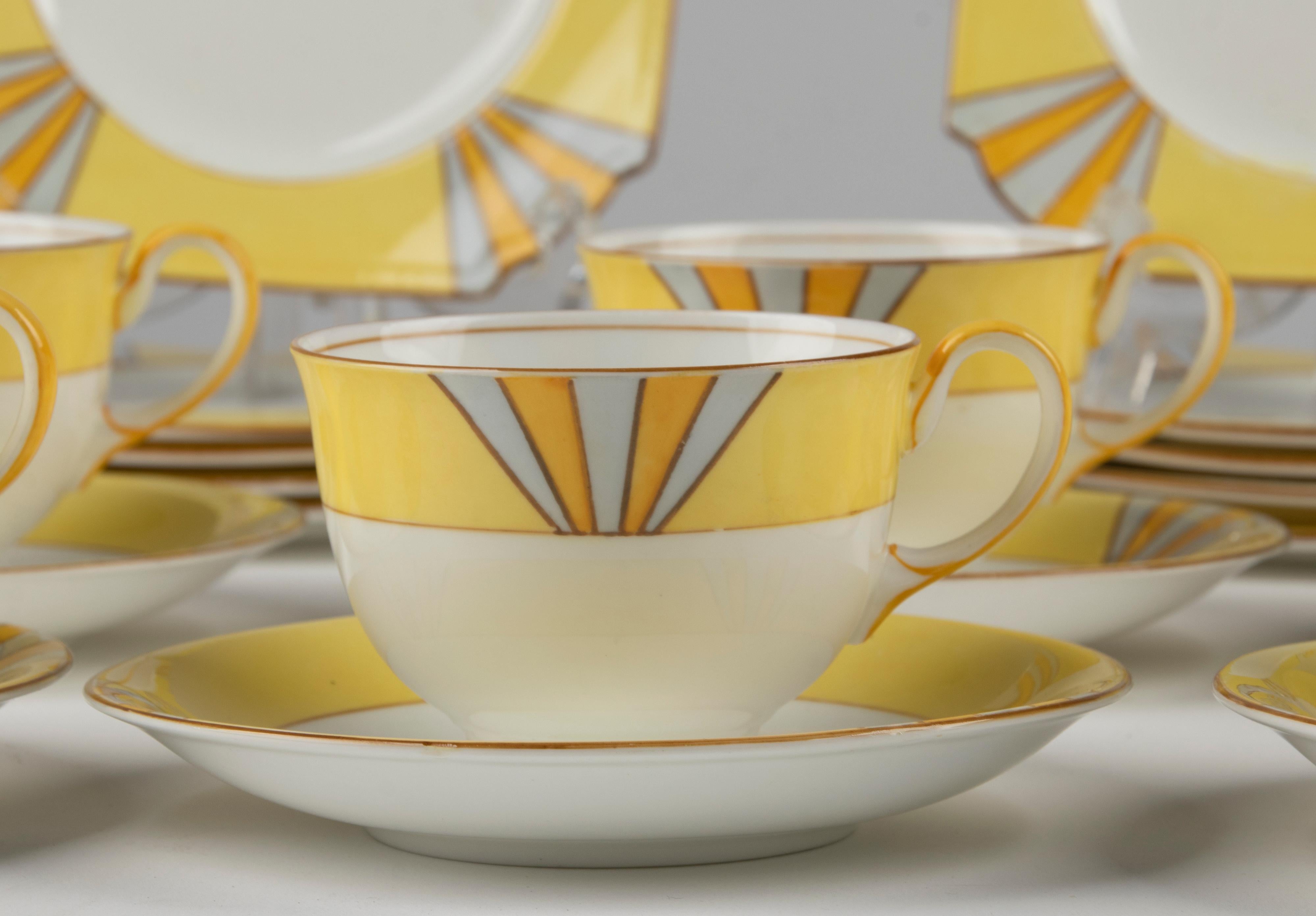English 20-Piece Art Deco Tea Set Made by Aynsley
